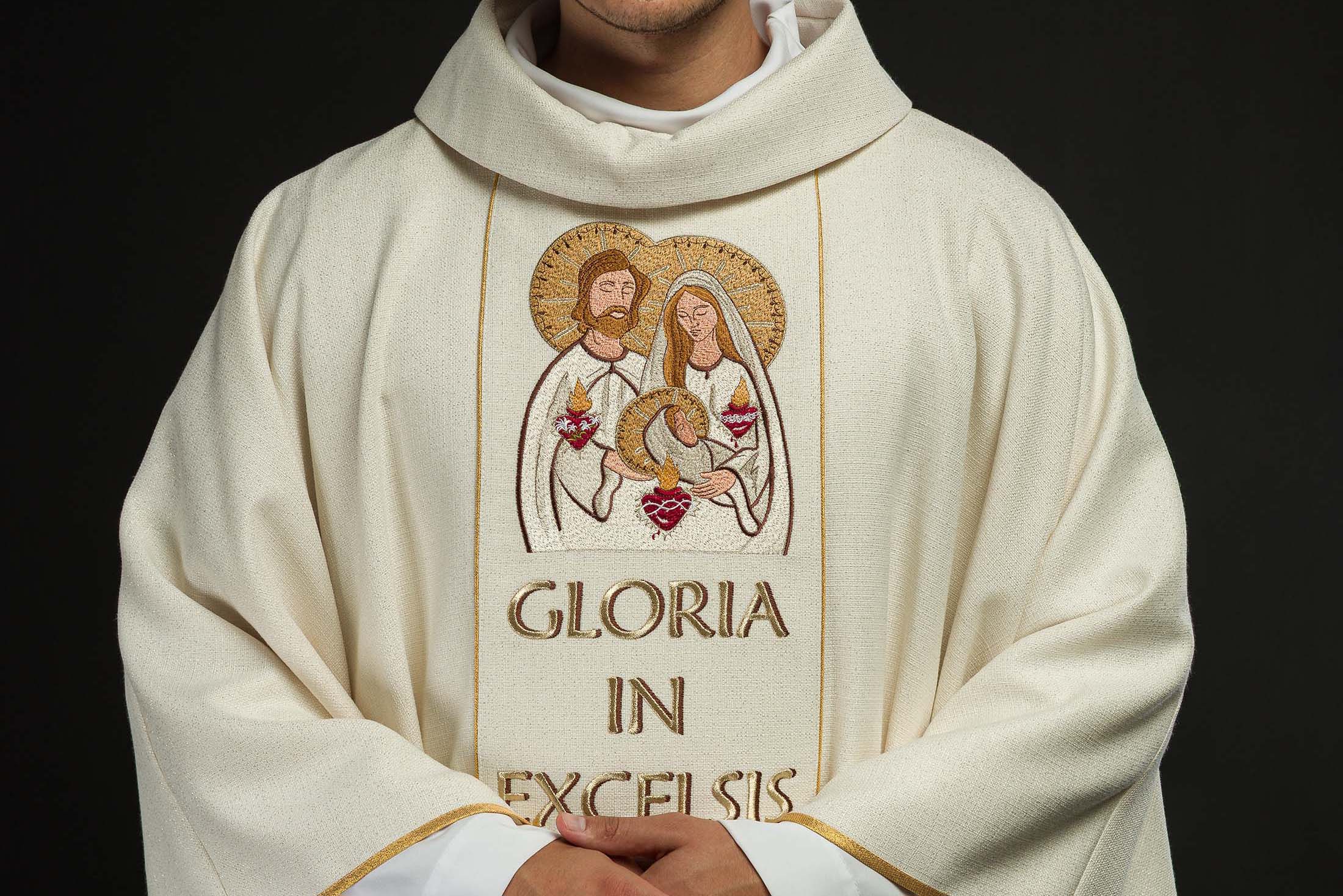 Comment choisir chasubles parfait pour Noël ? Guide pour les prêtres et les paroissiens - CHASUBLES.FR