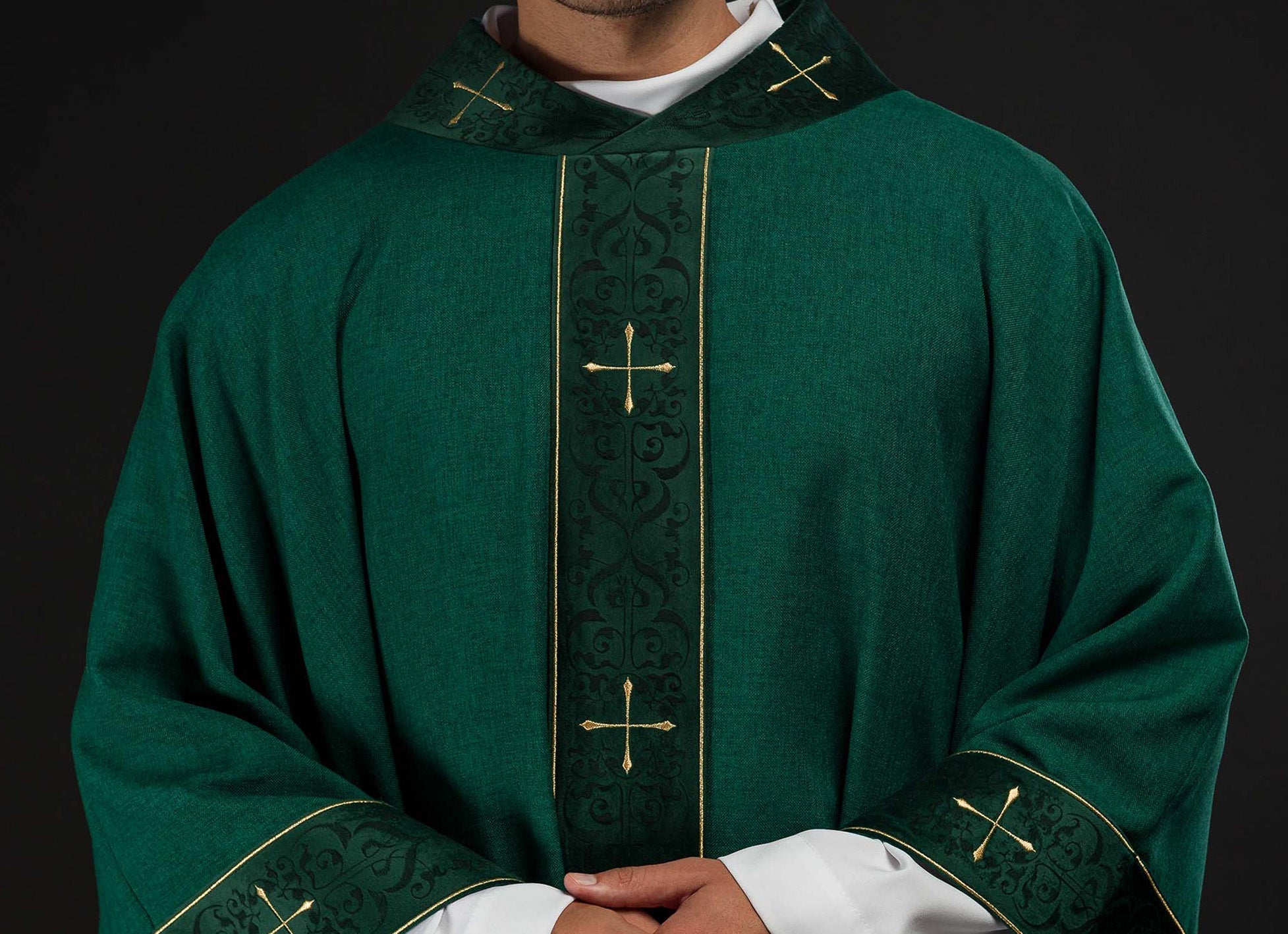 Comment entretenir les chasubles liturgiques ? Stockage et lavage - CHASUBLES.FR