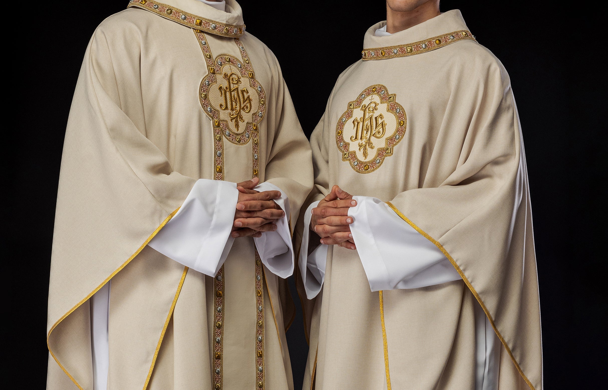Comment organiser des retransmissions en ligne de la messe ? Guide pour les paroisses - CHASUBLES.FR
