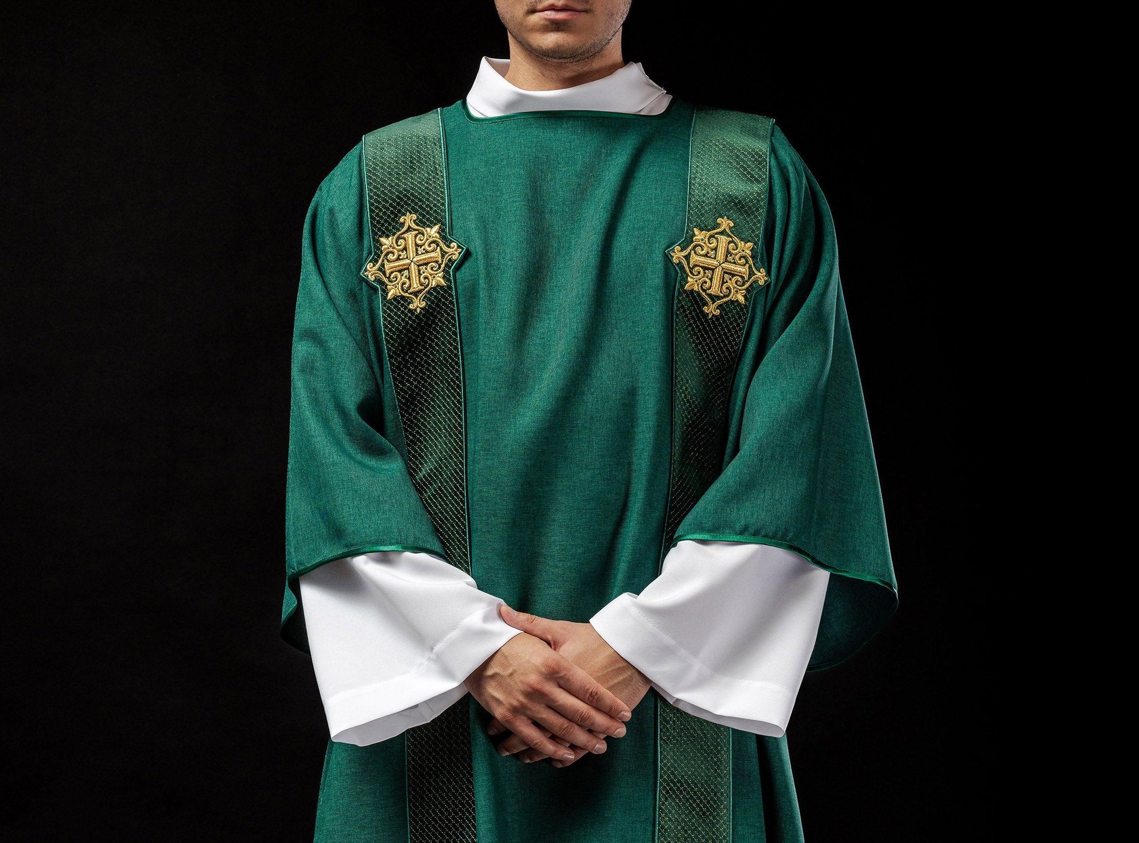 La liturgie des jours de semaine – nécessite-t-elle une présentation particulière ? - CHASUBLES.FR