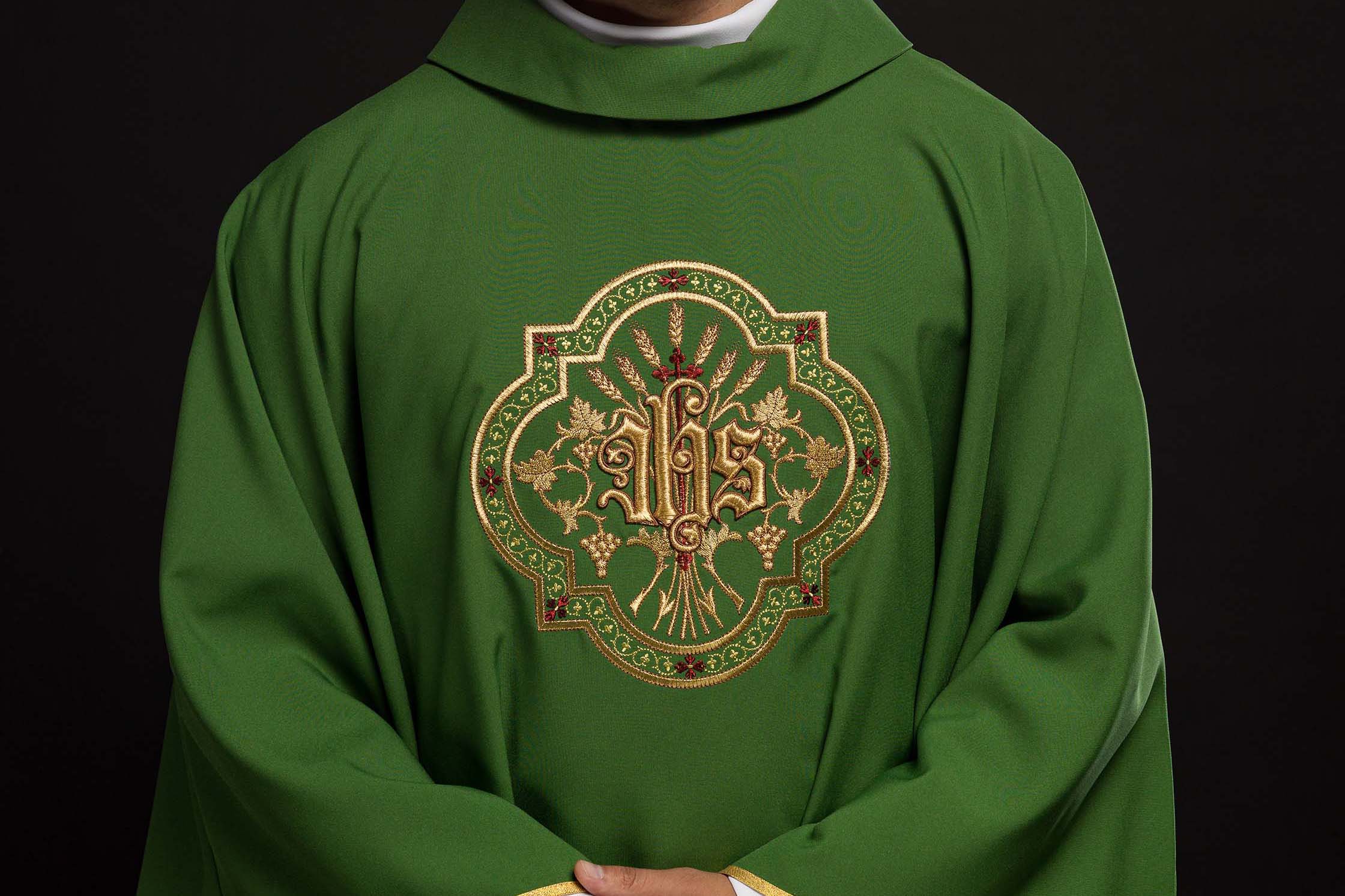 Le rôle du prêtre dans les médias sociaux – comment gérer le profil d'une paroisse ? - CHASUBLES.FR