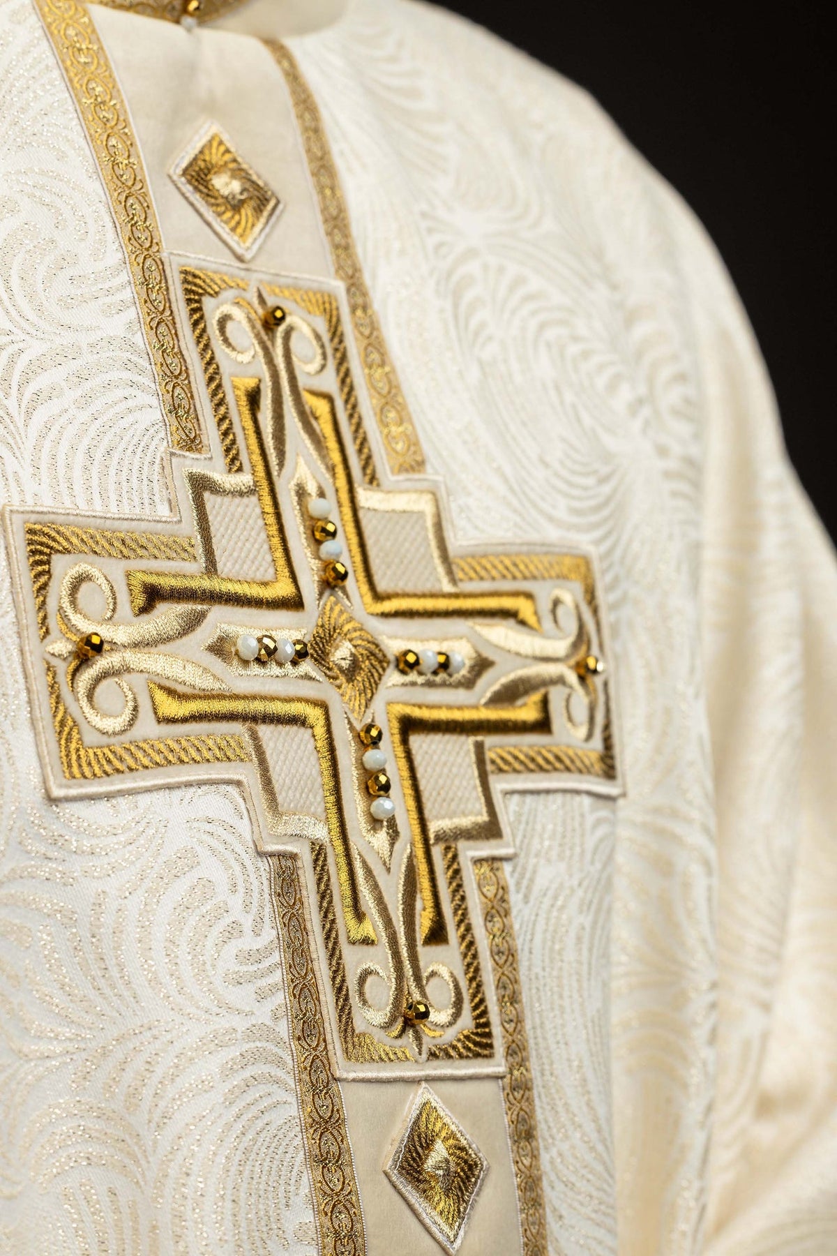 Chasuble avec pierres naturelles, Handmade 7012