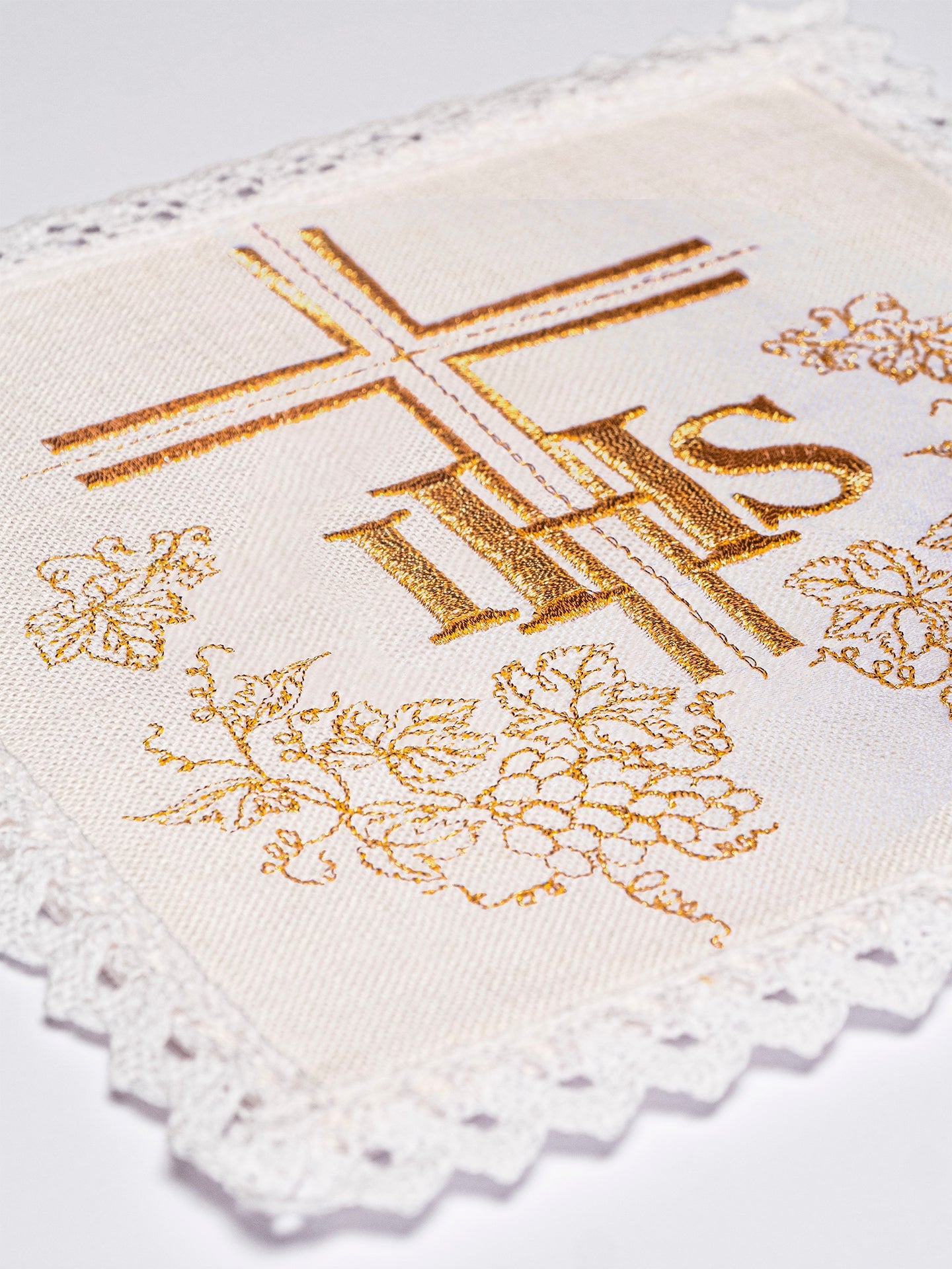 Linge d'autel en lin brodé IHS