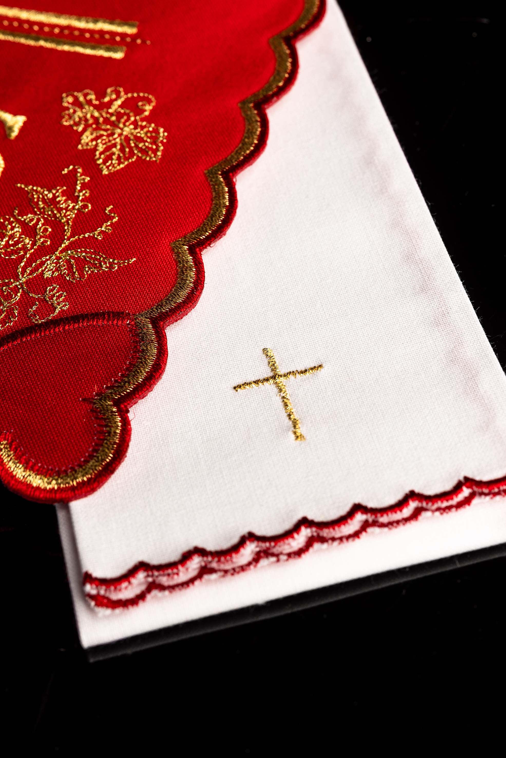 Linge d'autel rouge