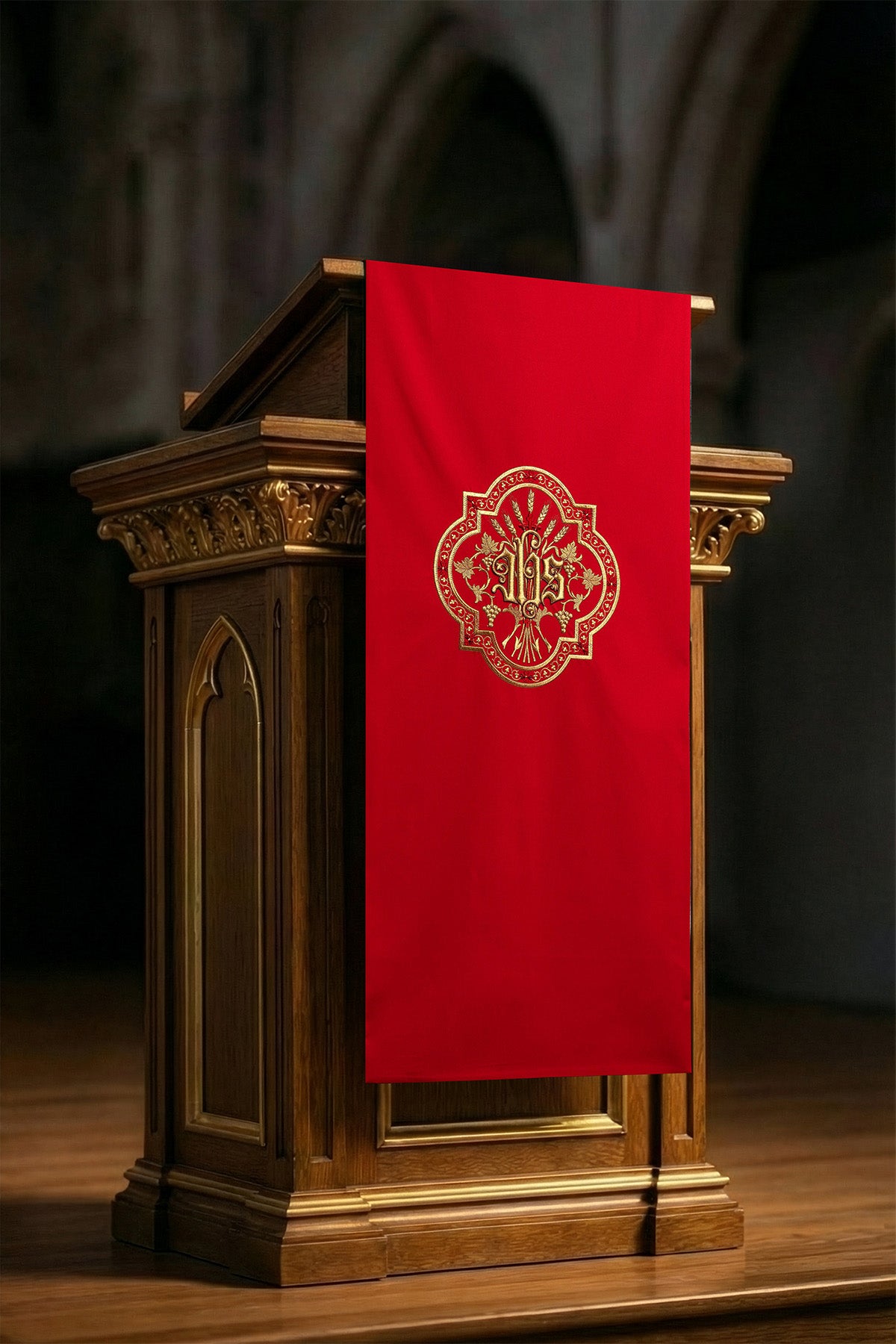 Rouge voile de lutrin brodée or JHS