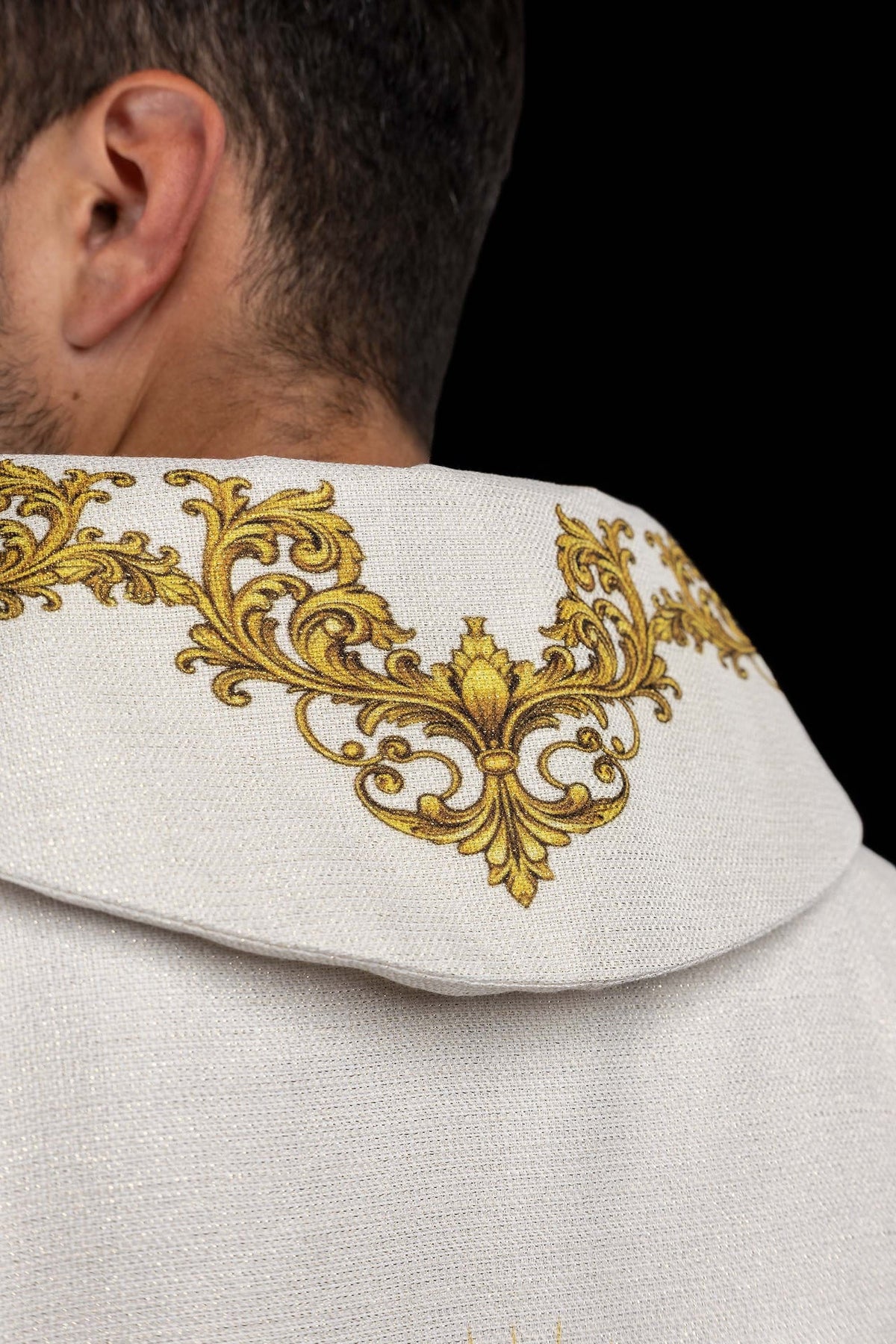 Chasuble écrue imprimée avec motif du Sacré-Cœur de Jésus