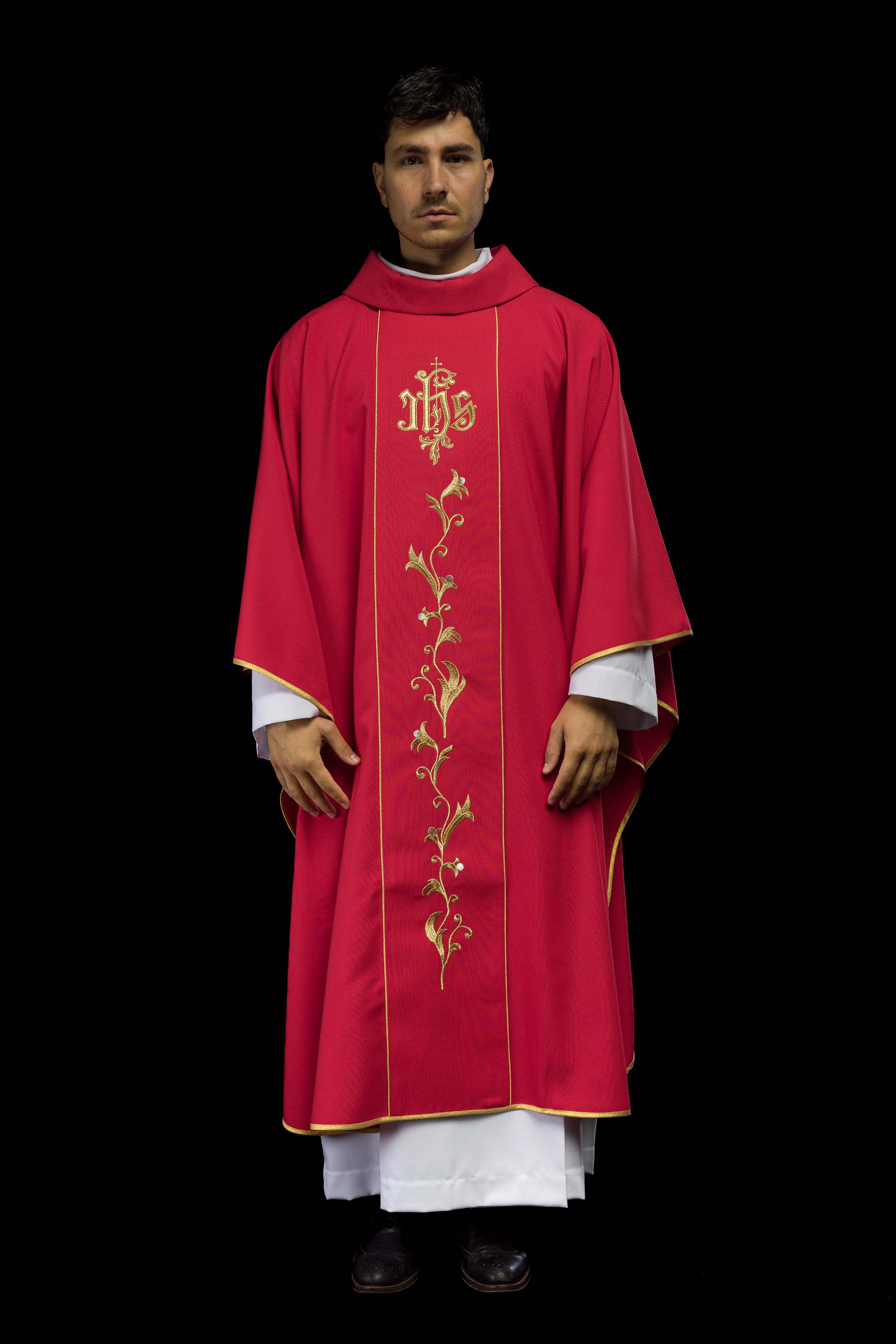 Chasuble brodée IHS avec ornements