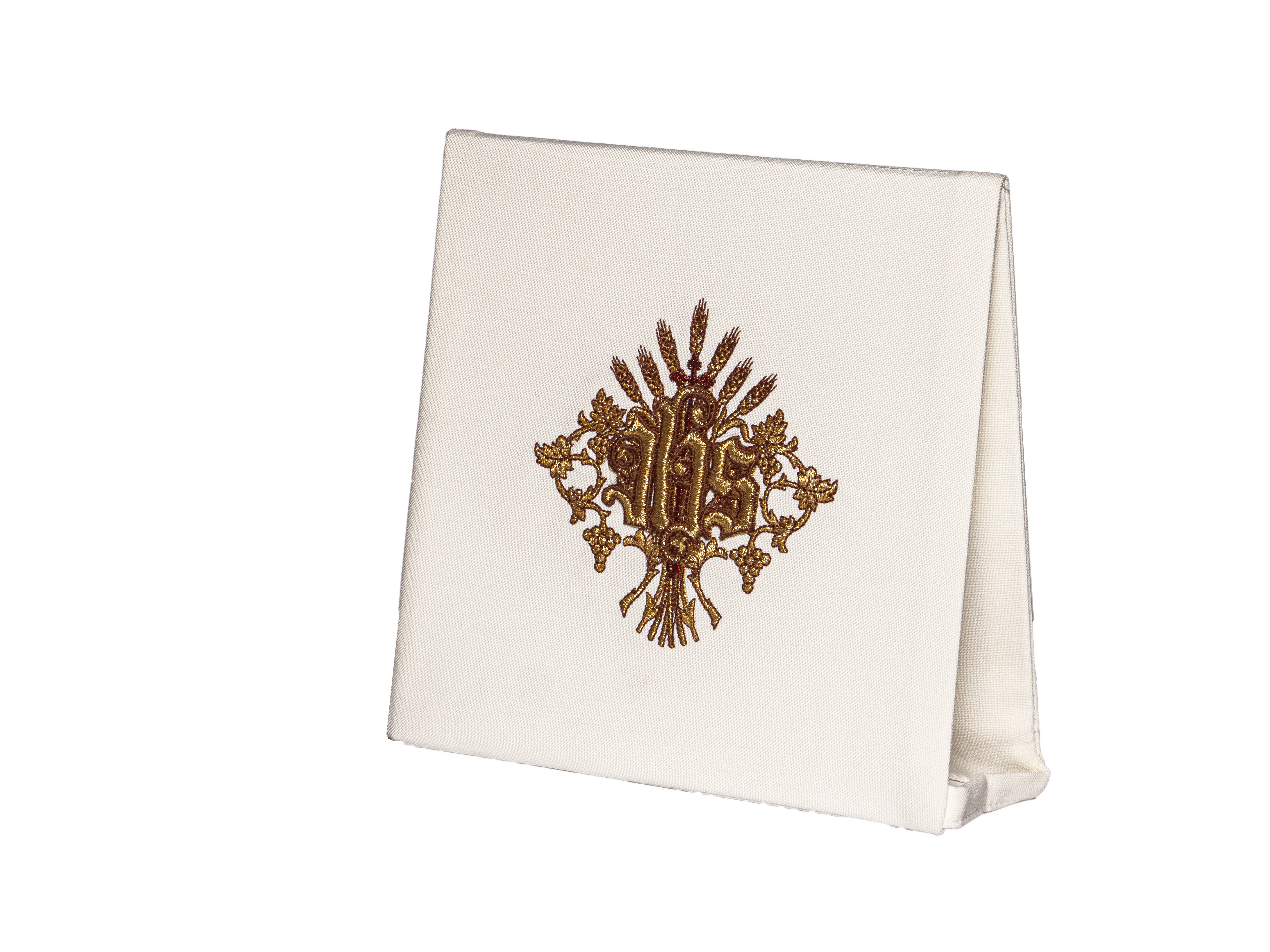 Chasuble romaine brodée d'un motif IHS