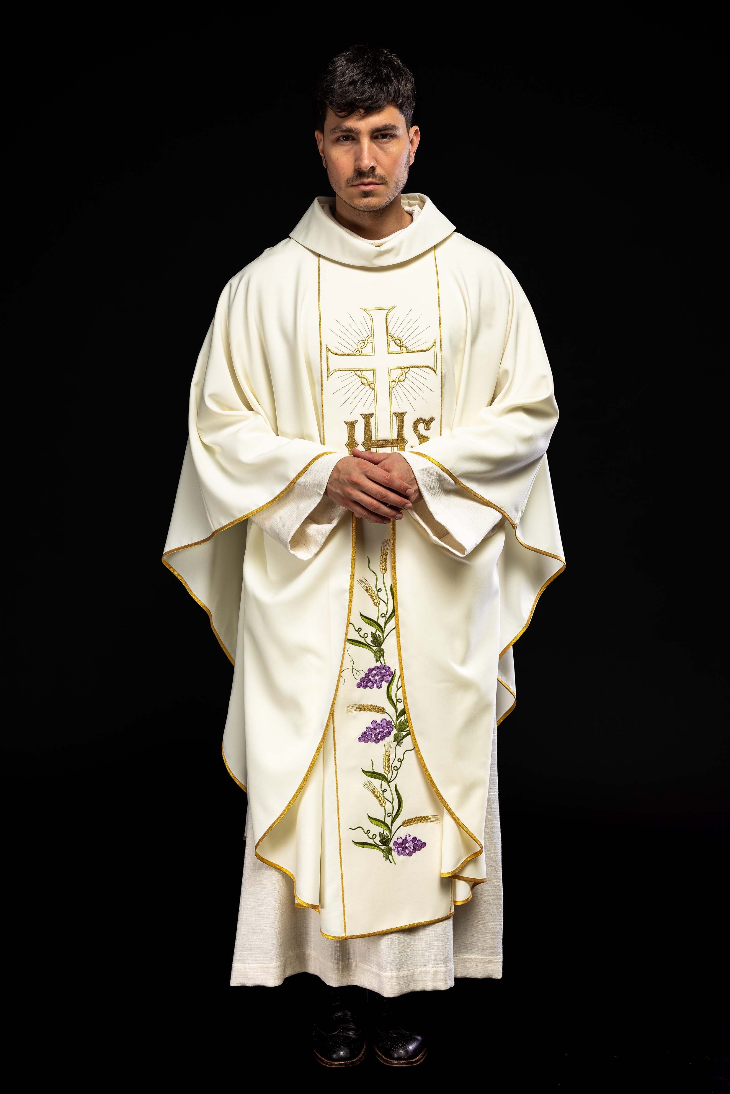 Chasuble avec ceinture IHS décorée de raisins et d'oreilles et passepoil doré