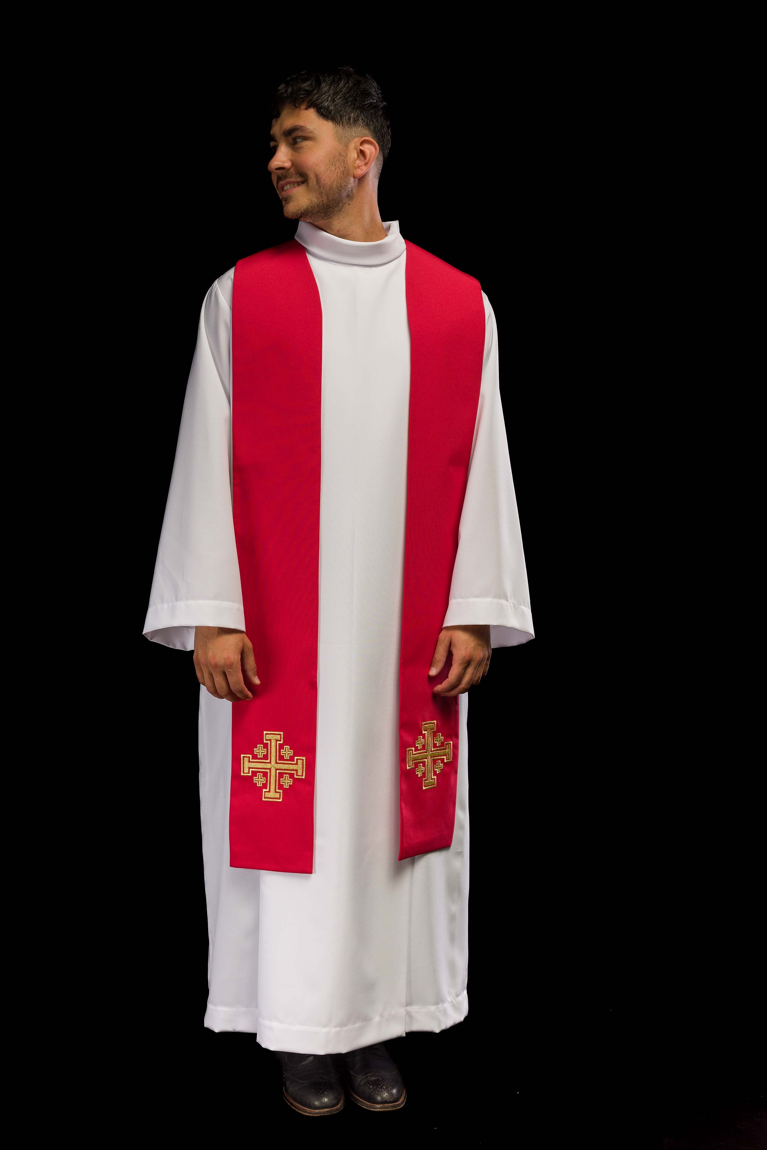 Étole sacerdotale rouge brodée de la croix de Jérusalem