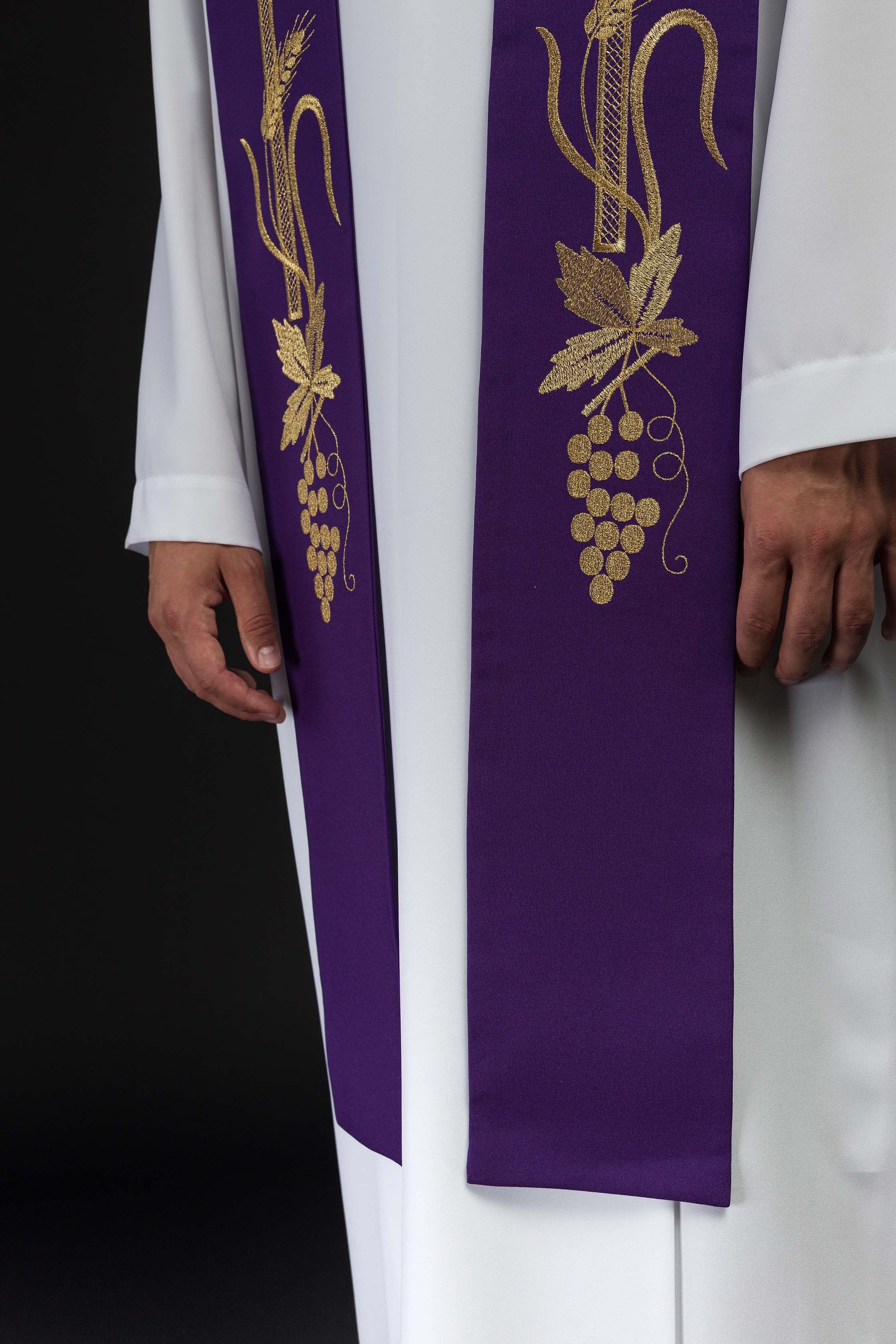 Étole de prêtre pourpre brodée Alpha et Omega
