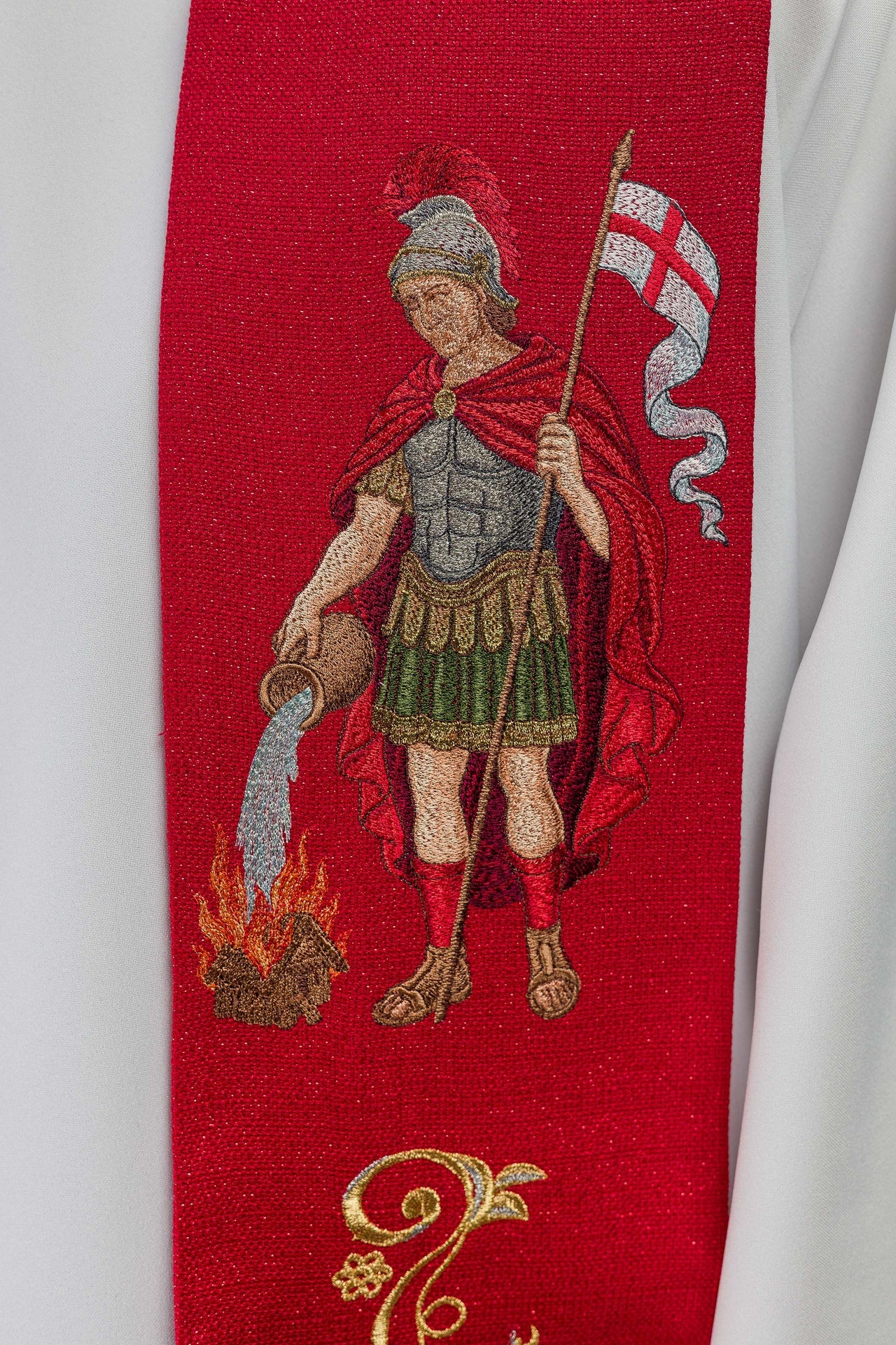 Étole richement brodée avec l'image de Saint Florian