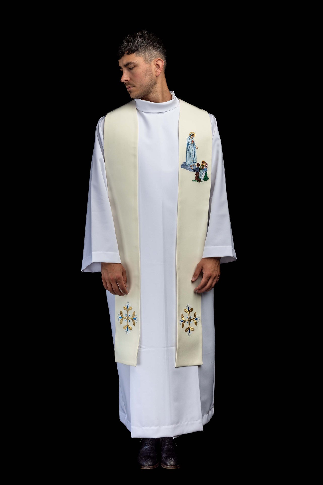 Étole brodée avec représentation de Notre-Dame de Fatima