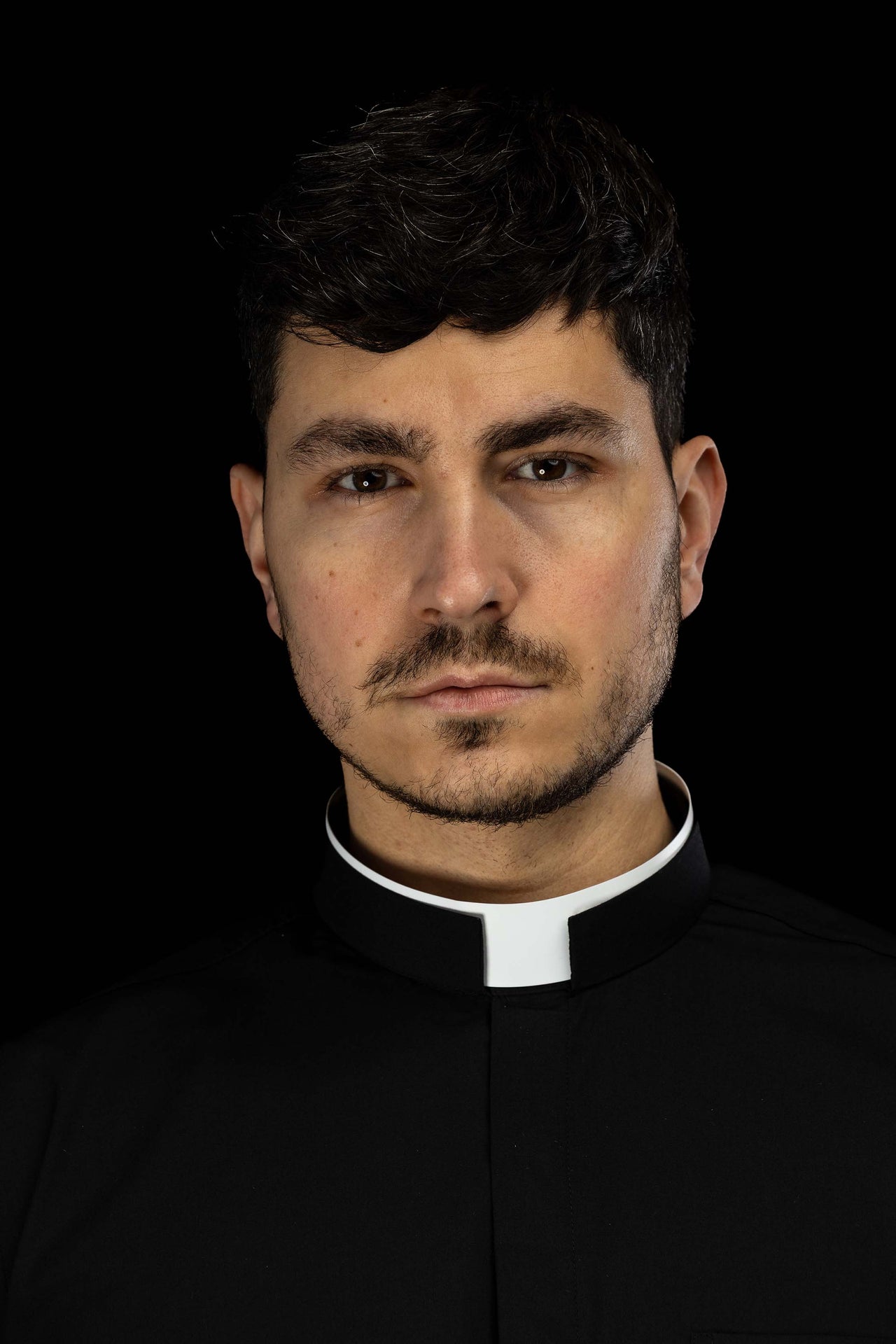 Chemise clergyman romaine noire à manches longues avec col romain