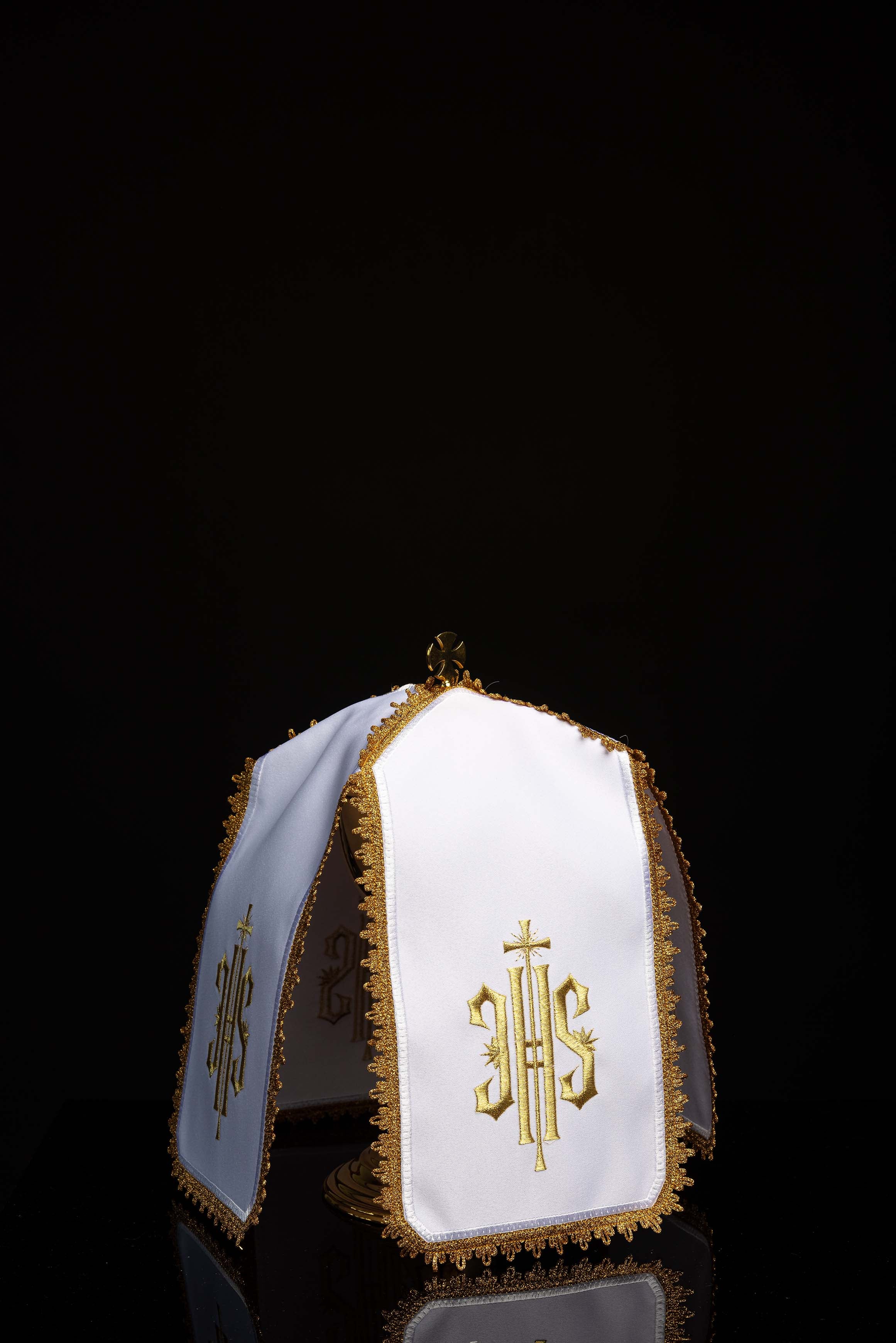Voile de ciboire avec broderie IHS dorée