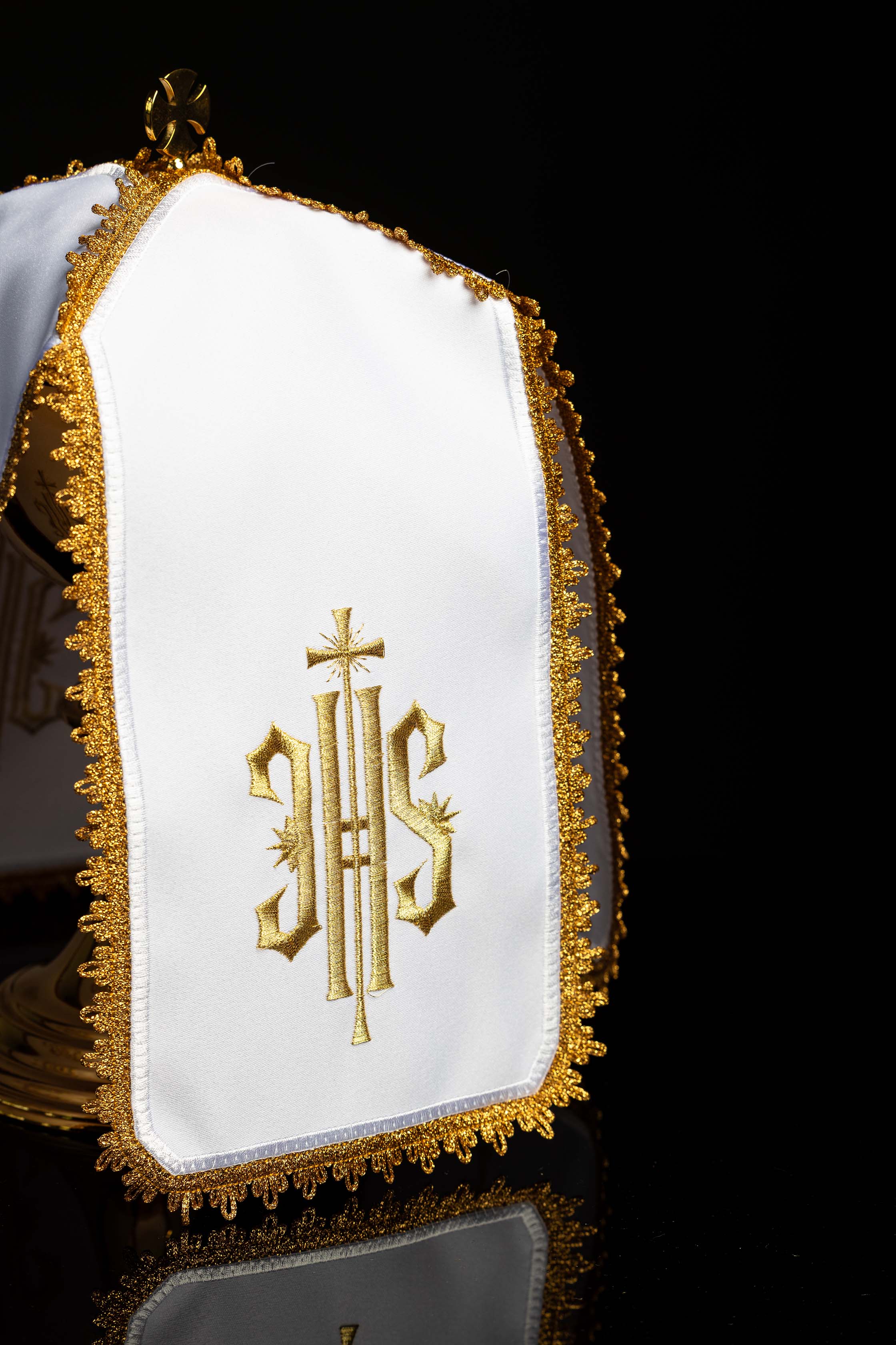Voile de ciboire avec broderie IHS dorée