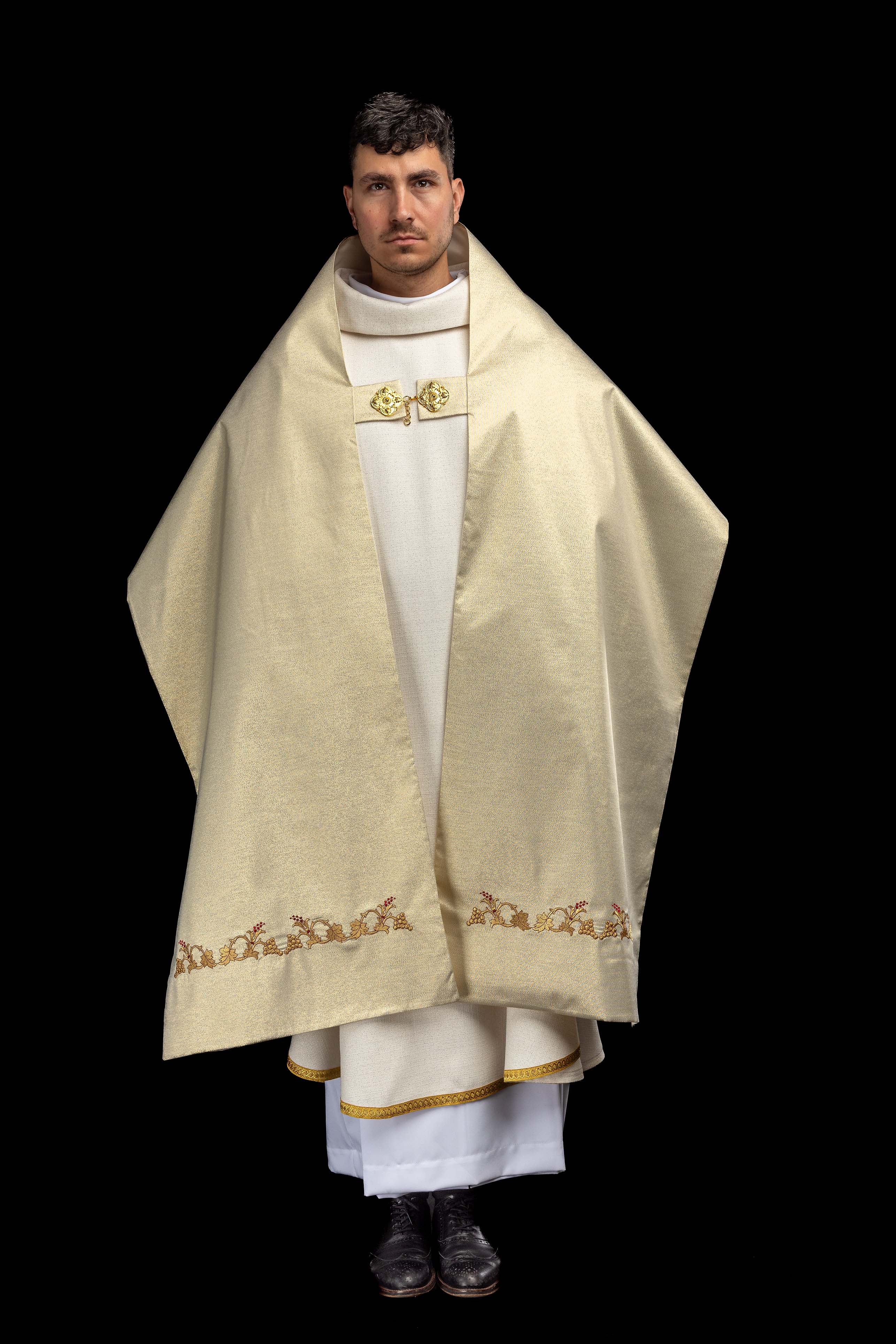 Voile huméral doré avec symbole du Sacré-Cœur de Jésus brodé