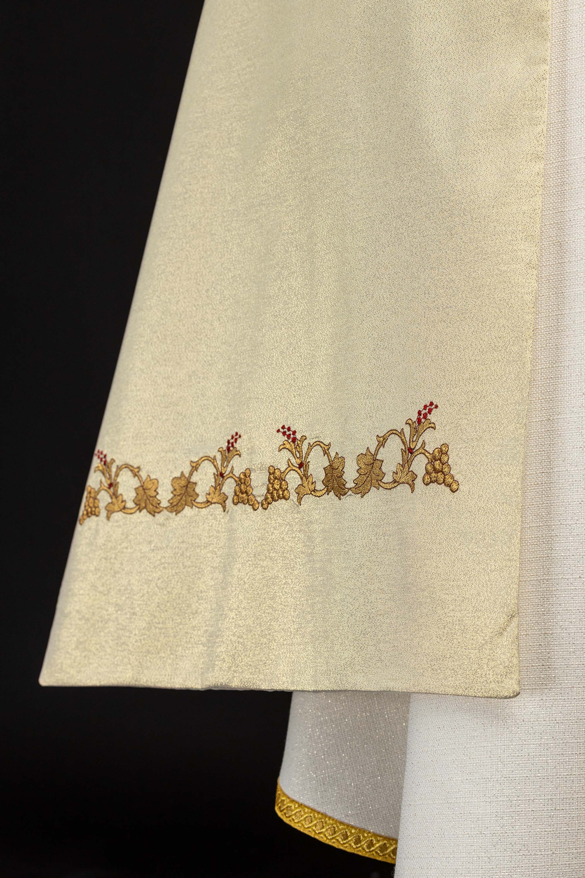 Voile huméral doré avec symbole du Sacré-Cœur de Jésus brodé
