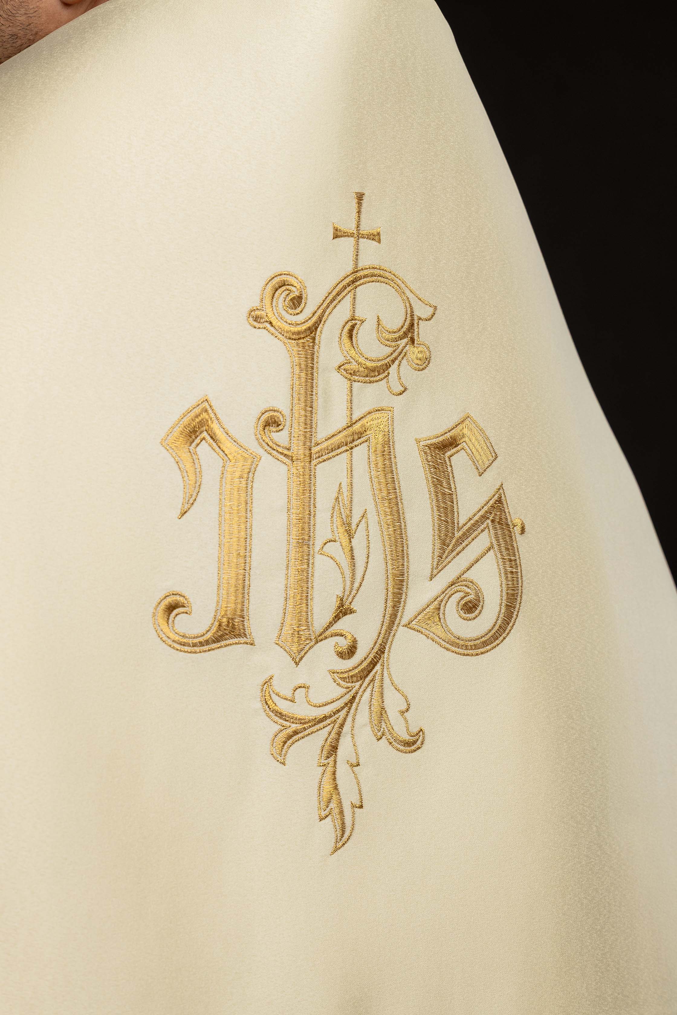Voile huméral écru avec motif IHS brodé