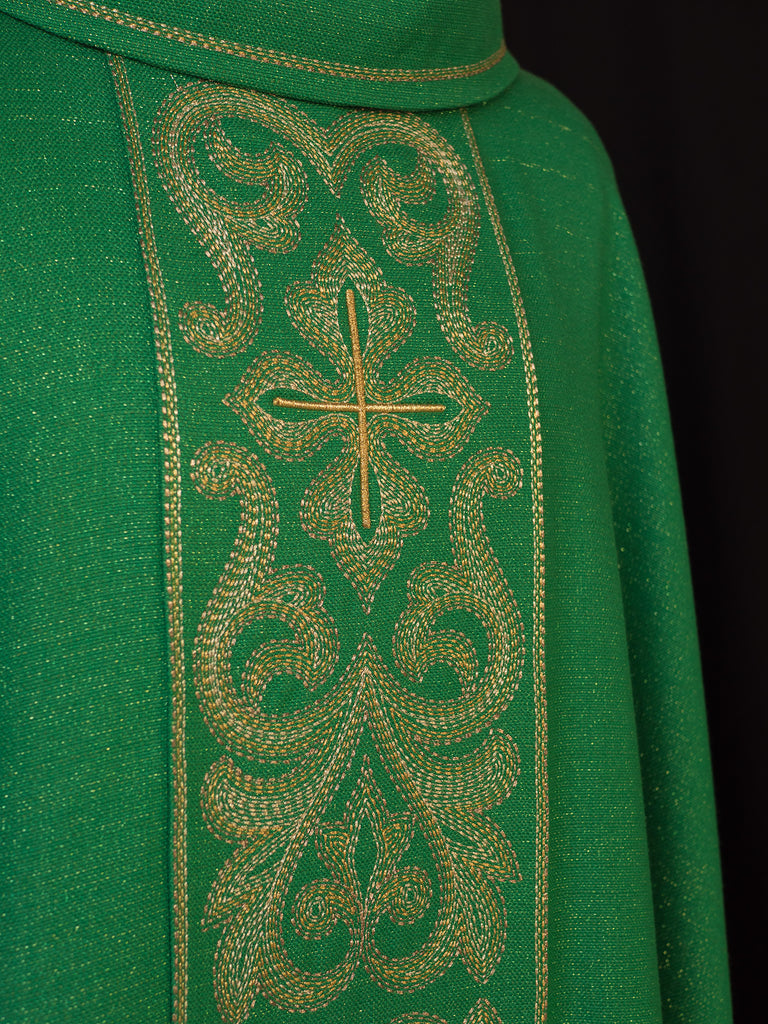 Ornat bogato haftowany z krzyżami Zielony