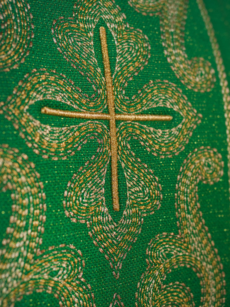 Ornat bogato haftowany z krzyżami Zielony