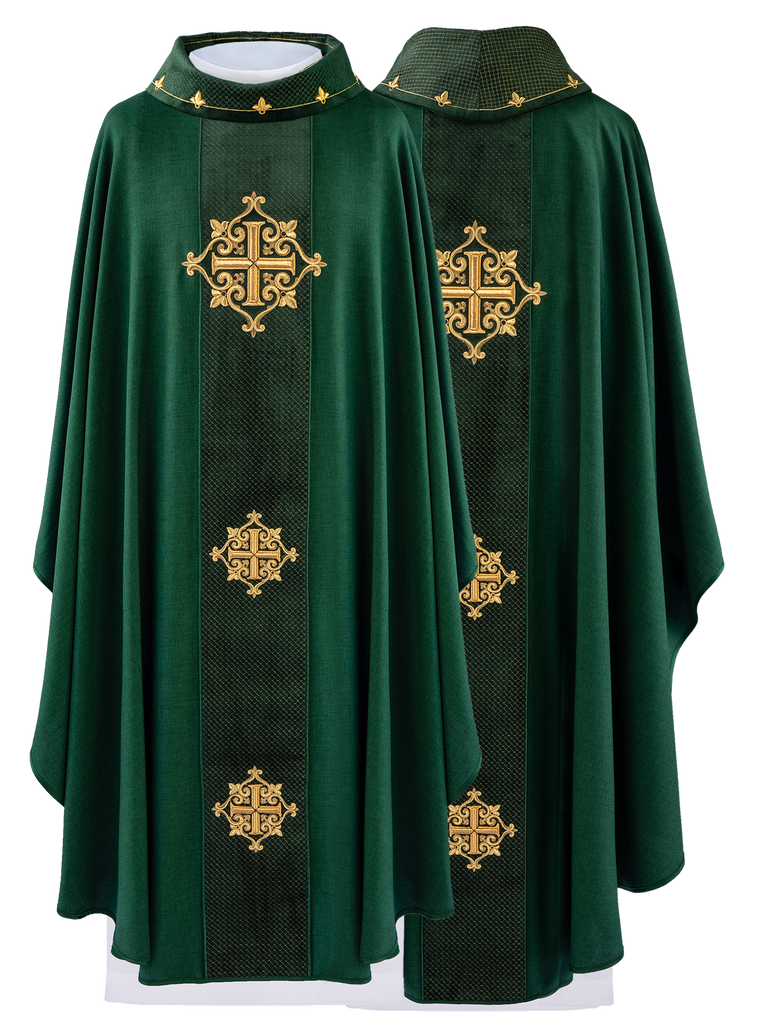 Chasuble avec ceinture en velours vert et broderie en croix