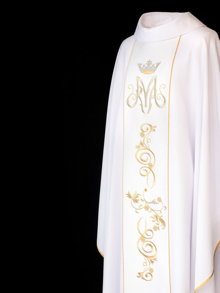 Ornat liturgiczny Maryjny z haftowanym pasem