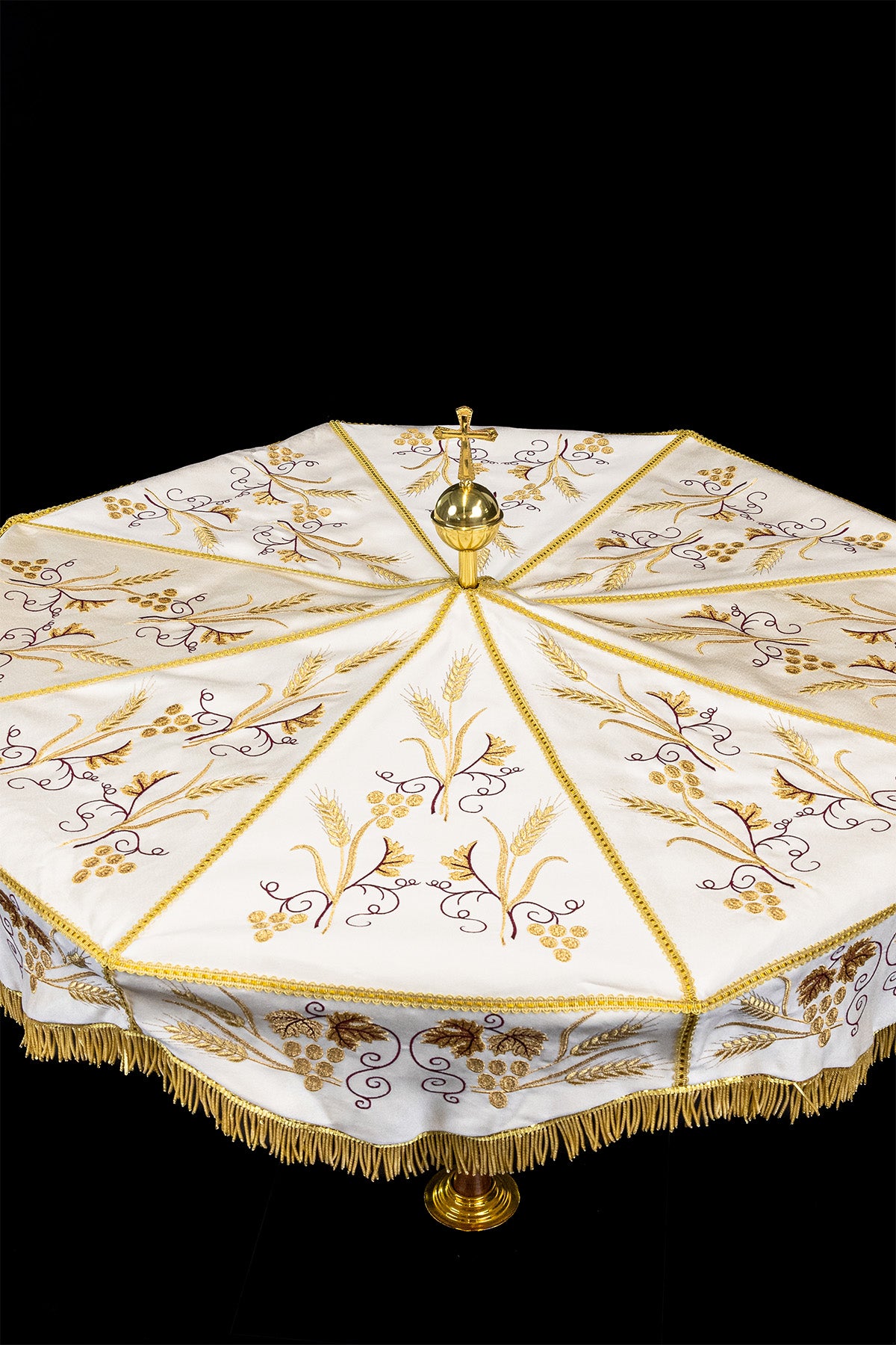Ombrelle de procession écrue à broderie dorée pour la Fête-Dieu