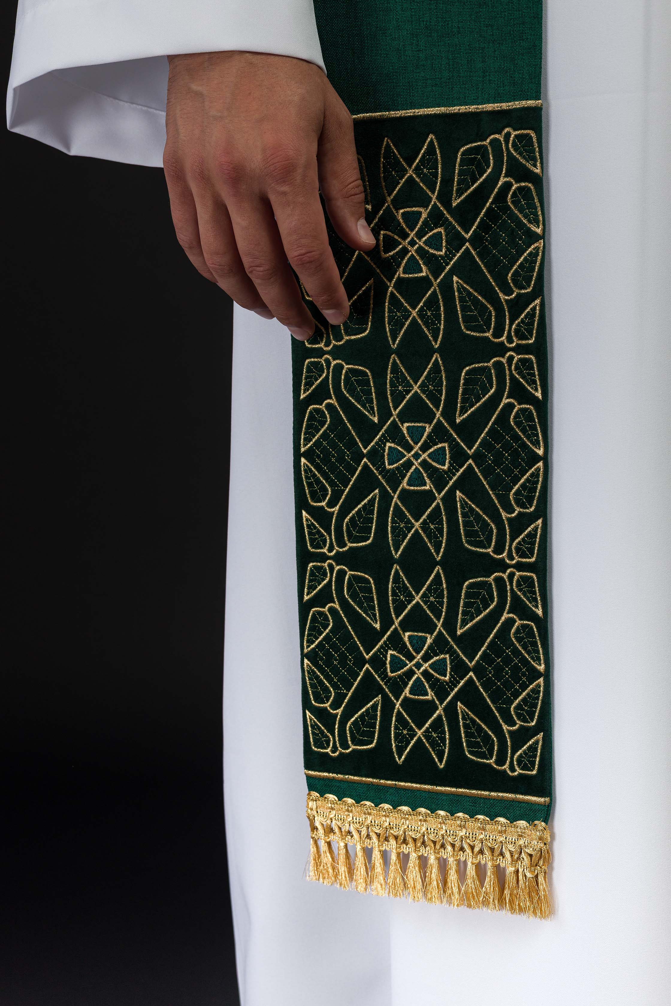 Étole en velours brodée avec motif IHS verte