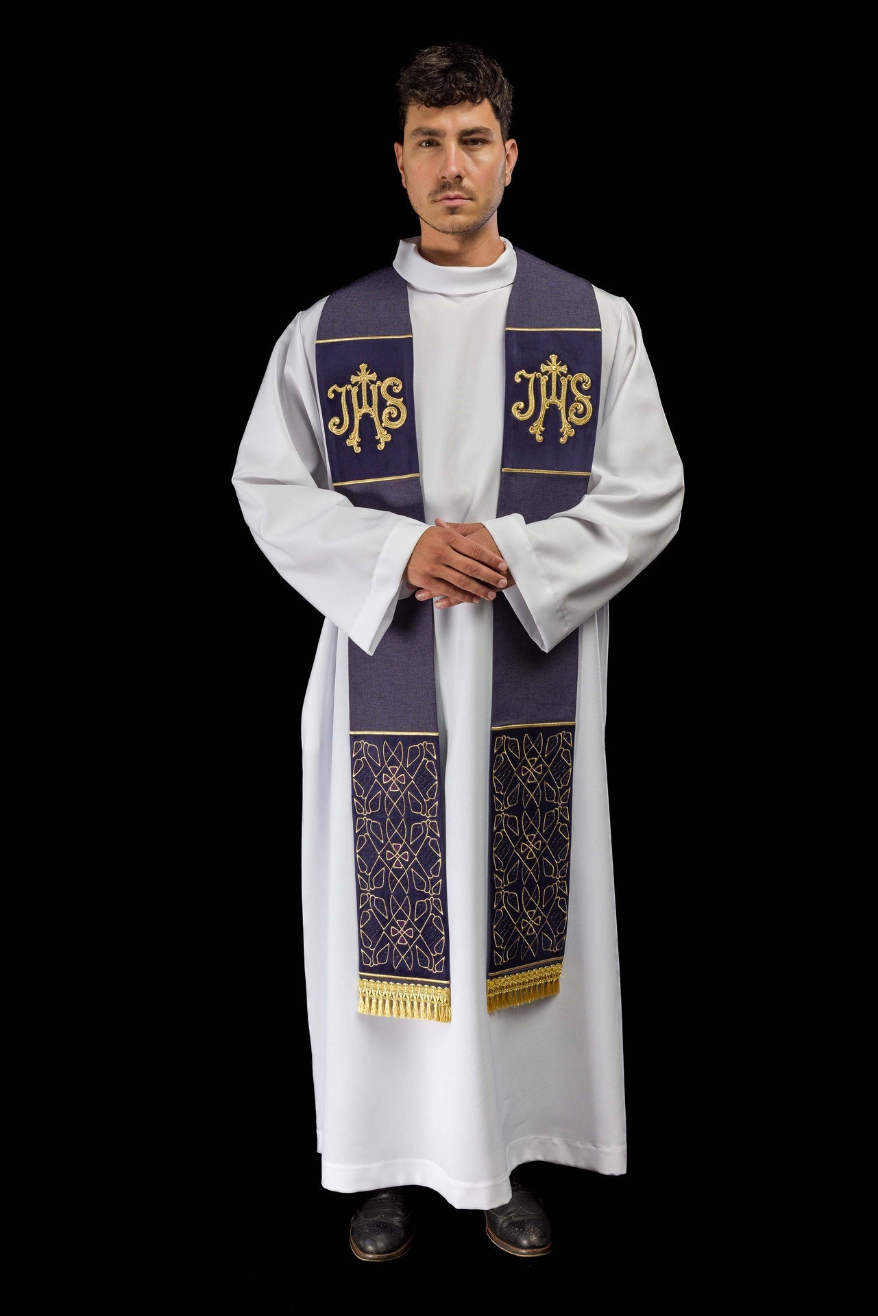 Étole en velours brodée avec le motif IHS de couleur violette