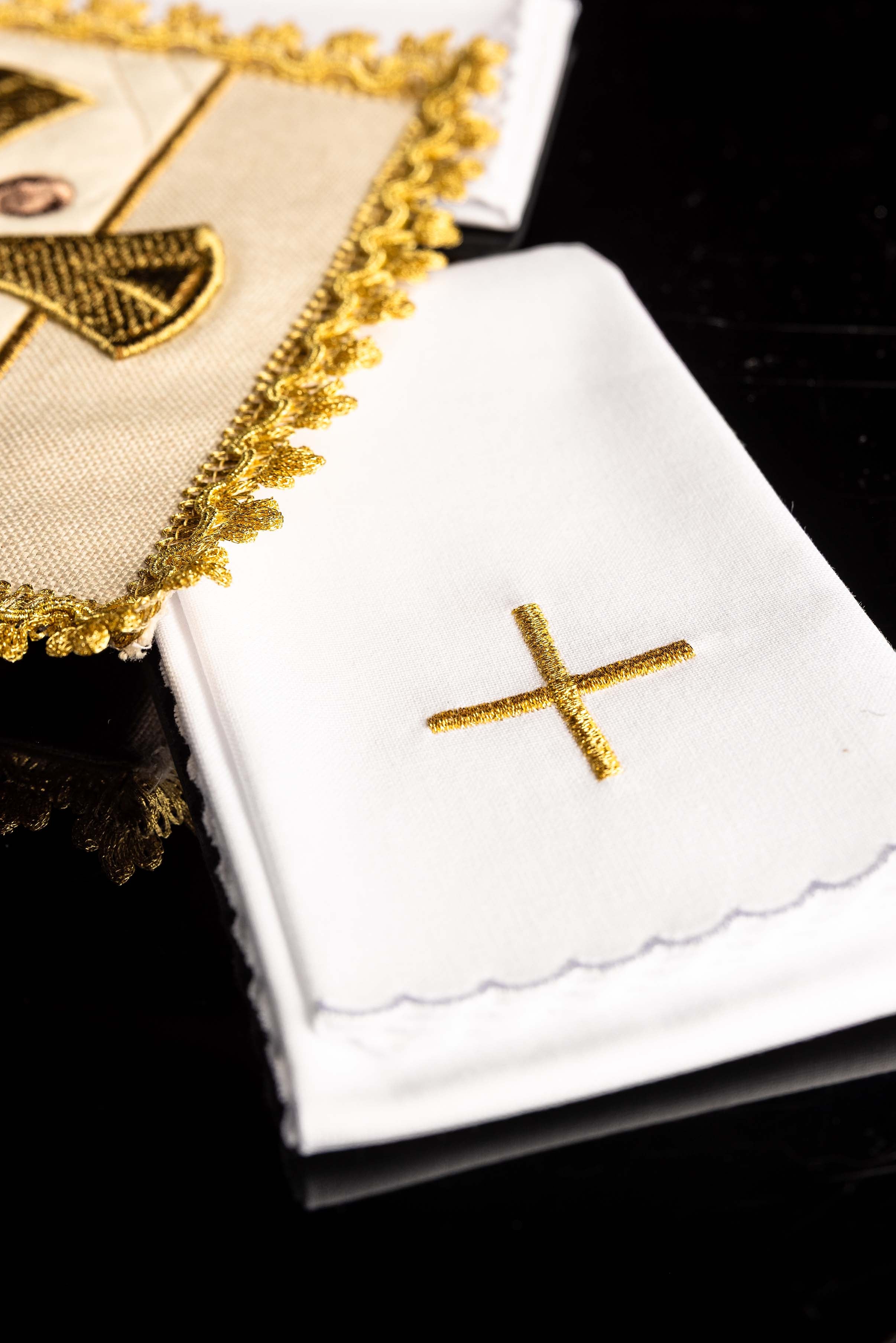 Linge liturgique du calice ecru brodé sur velours