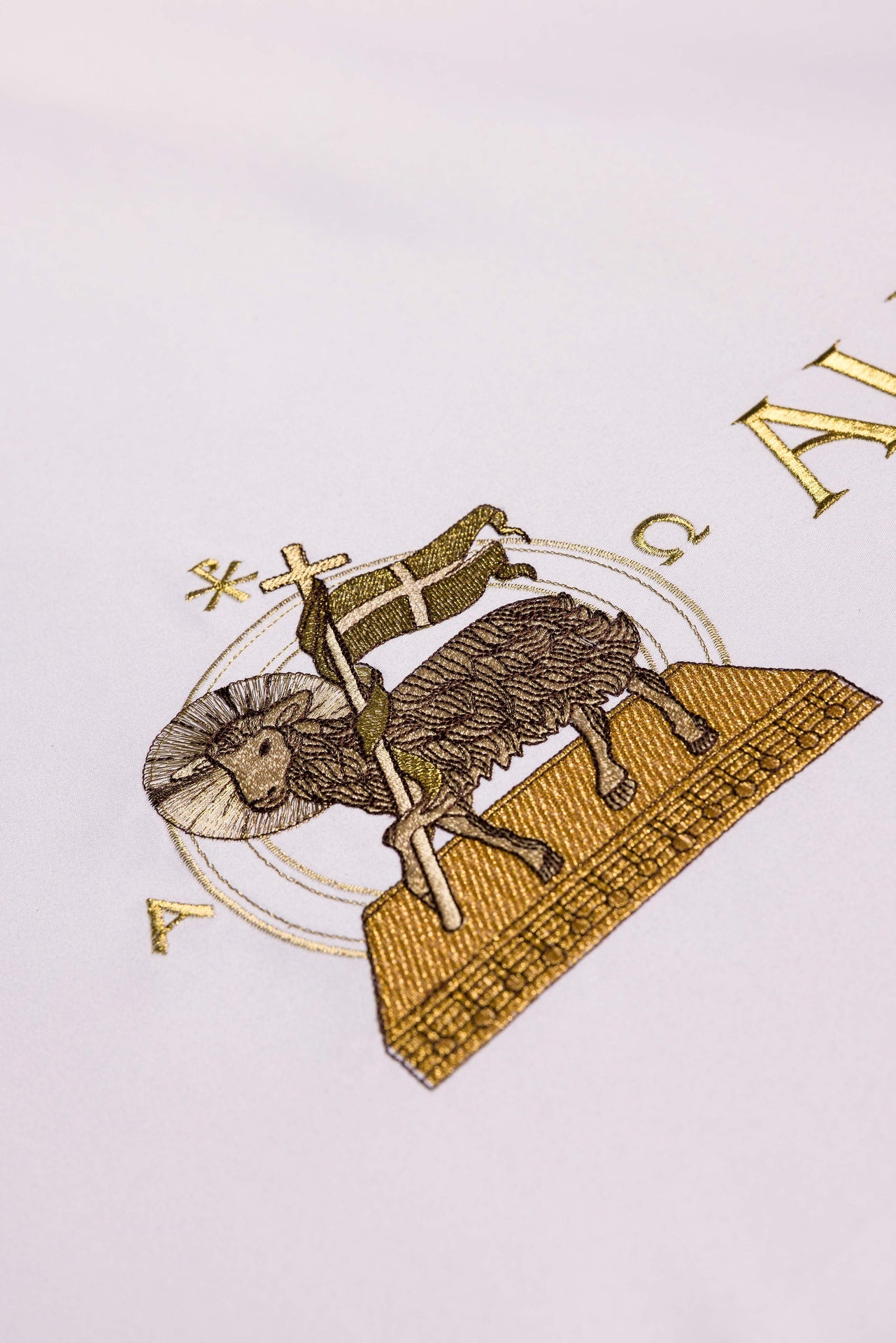 Nappe d’autel pour Pâques avec broderie de l’Agneau