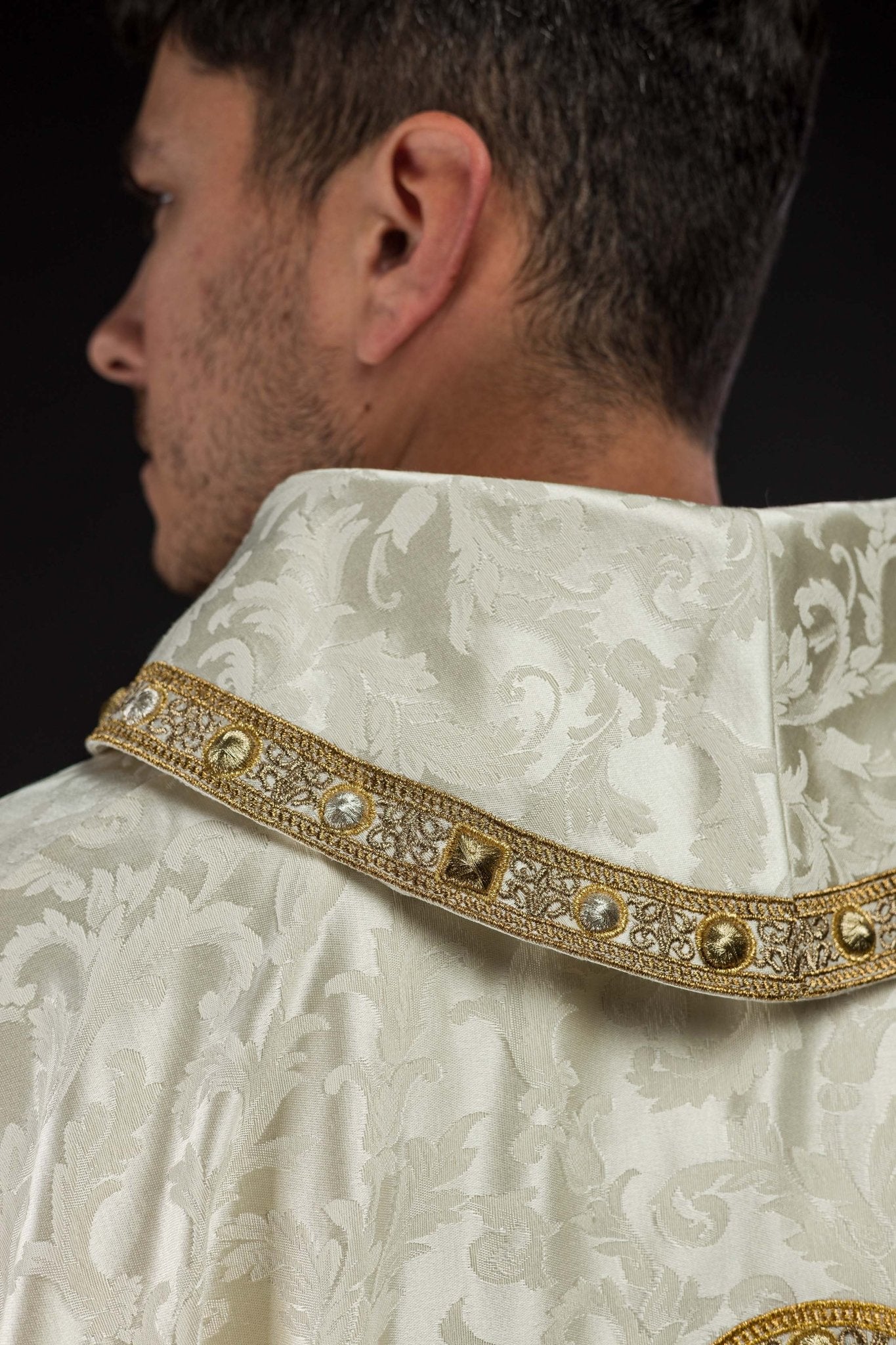Agneau de Pâques brodé et orné Tissu ornemental S-7072-05-88 - CHASUBLES.FR