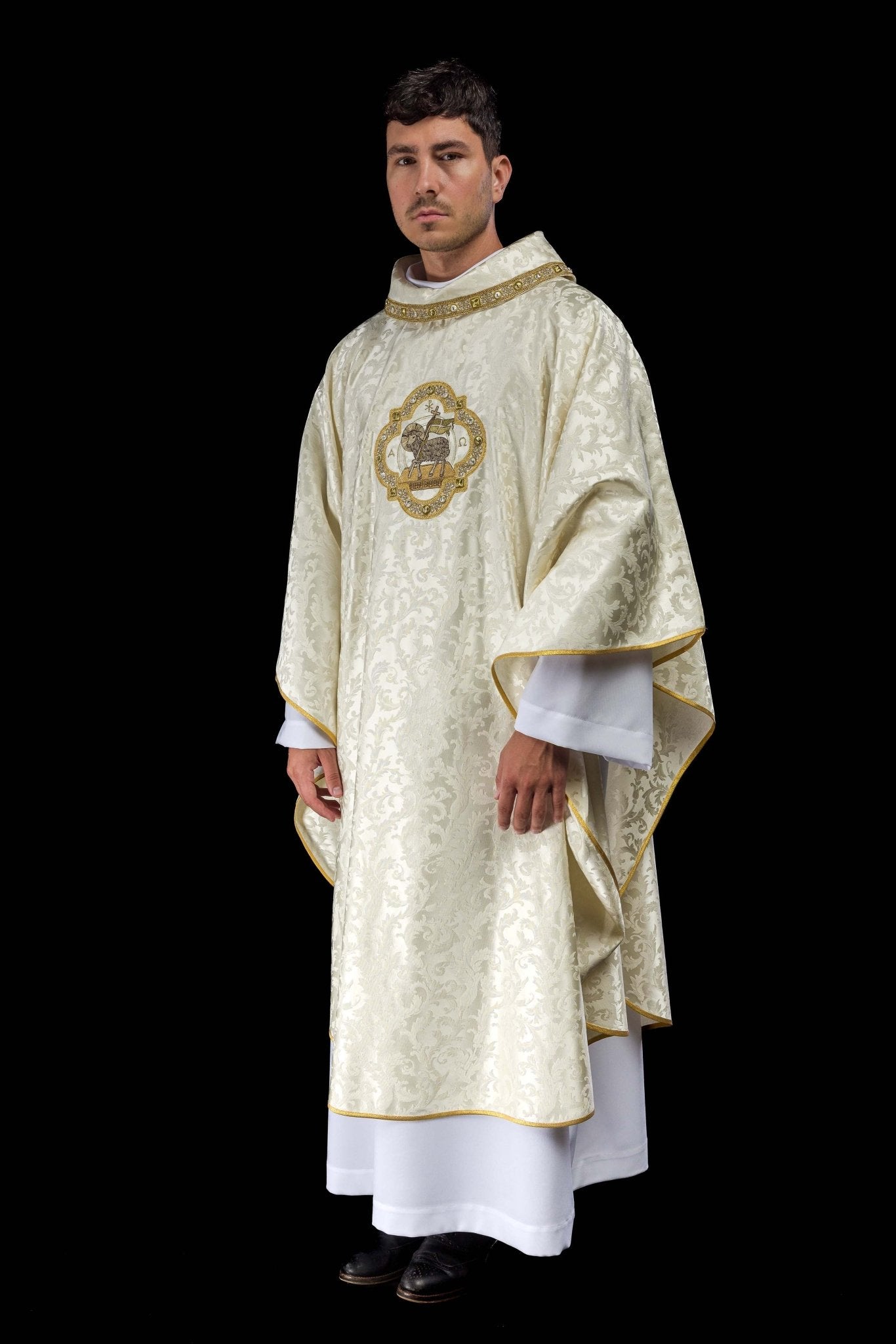 Agneau de Pâques brodé et orné Tissu ornemental S-7072-05-88 - CHASUBLES.FR
