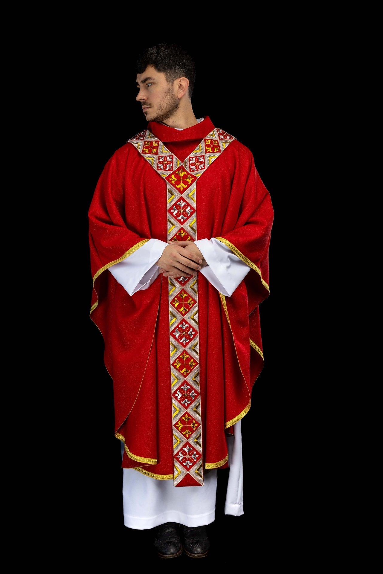 Bande brodée pour chasuble incluse dans l’ensemble avec la chasuble couleur rouge LE/7042/02 - CHASUBLES.FR