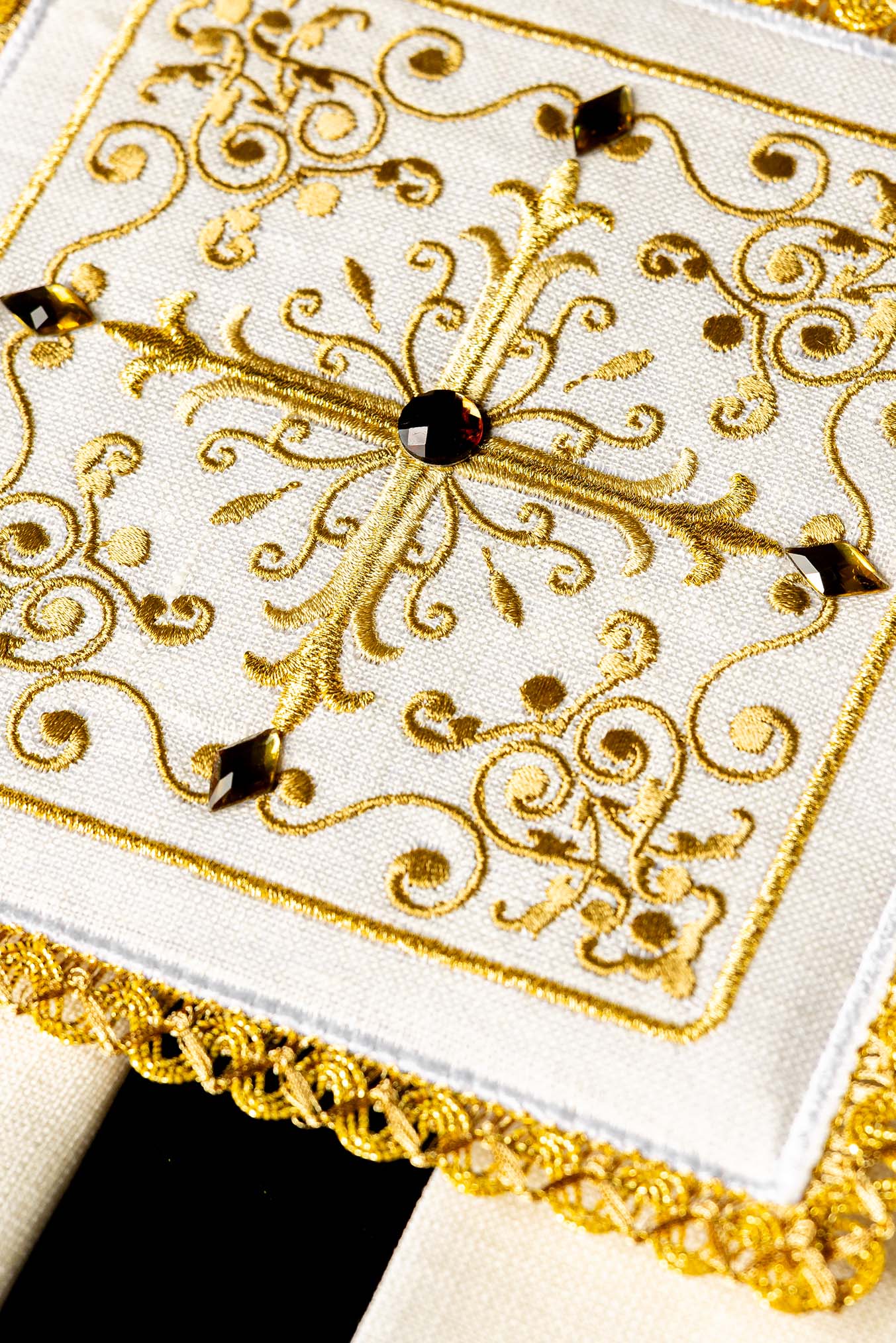 Calice en lin avec croix broderie eucharistique motif de croix S-5013 - CHASUBLES.FR