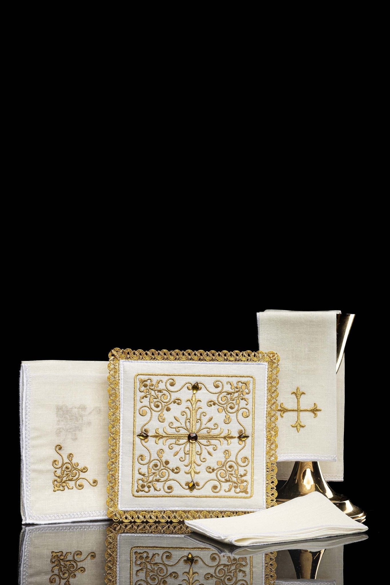 Calice en lin avec croix broderie eucharistique motif de croix S-5013 - CHASUBLES.FR