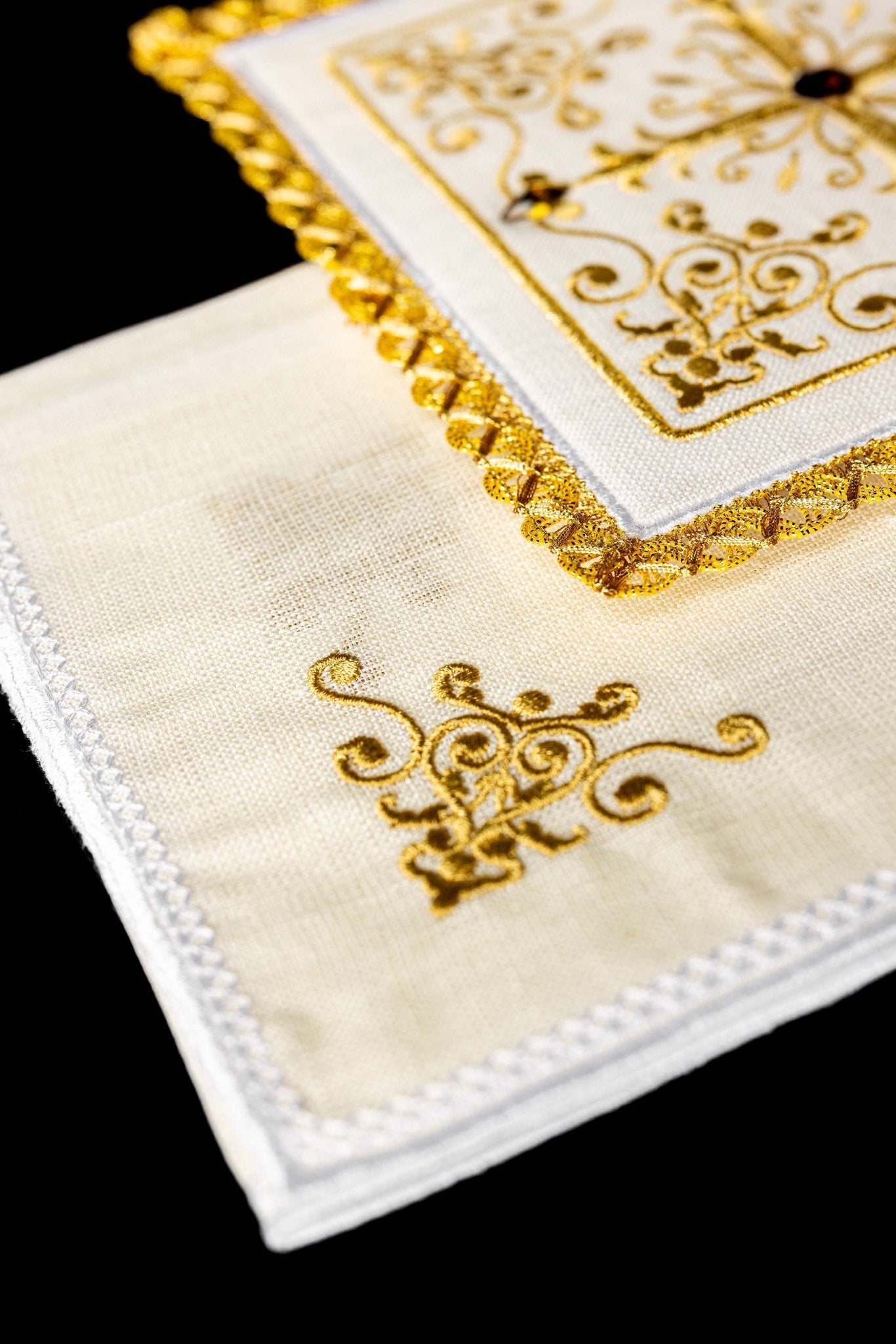 Calice en lin avec croix broderie eucharistique motif de croix S-5013 - CHASUBLES.FR