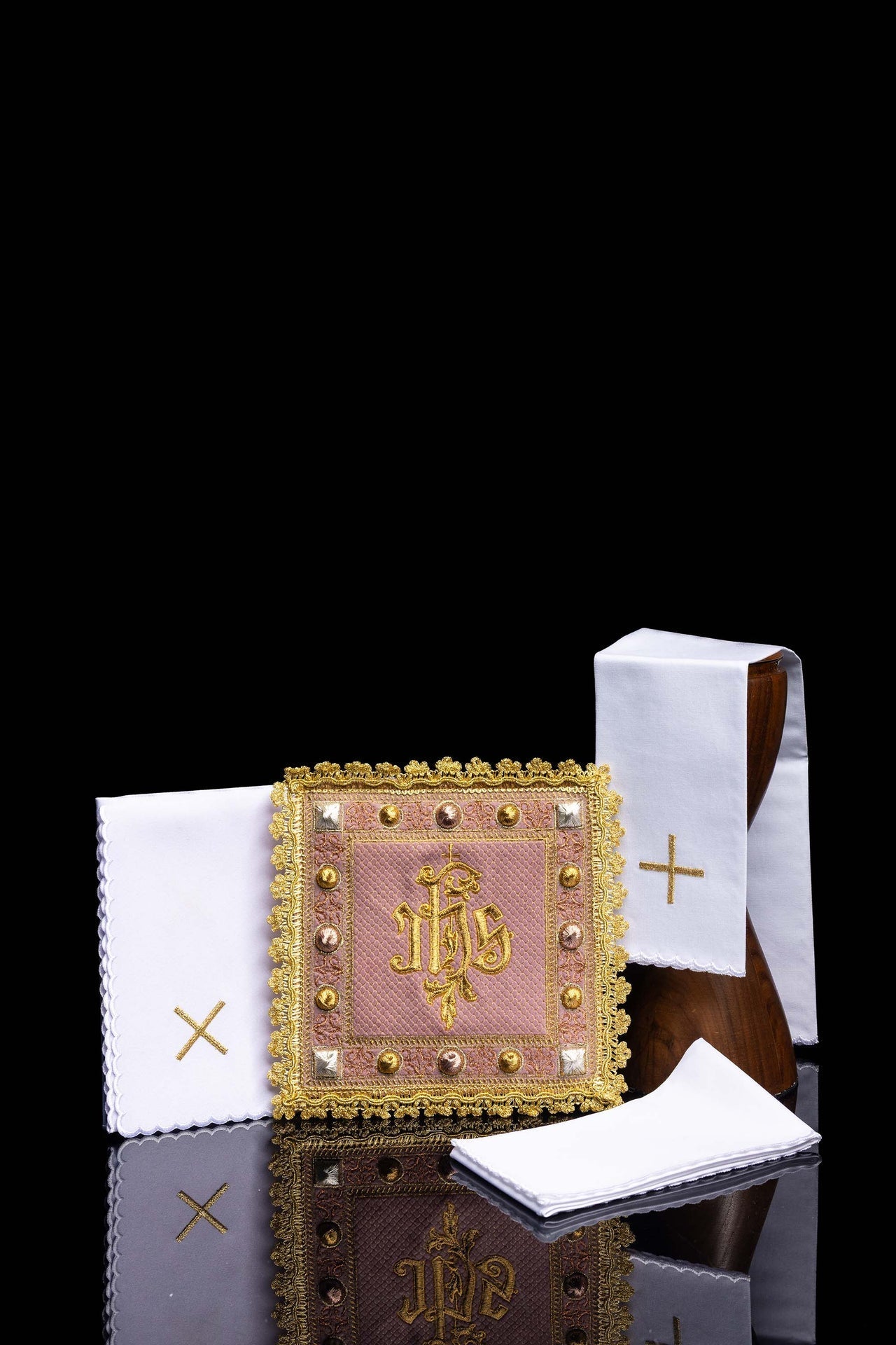 Calice en velours rose avec symbole IHS brodé S-5567-C5 - CHASUBLES.FR