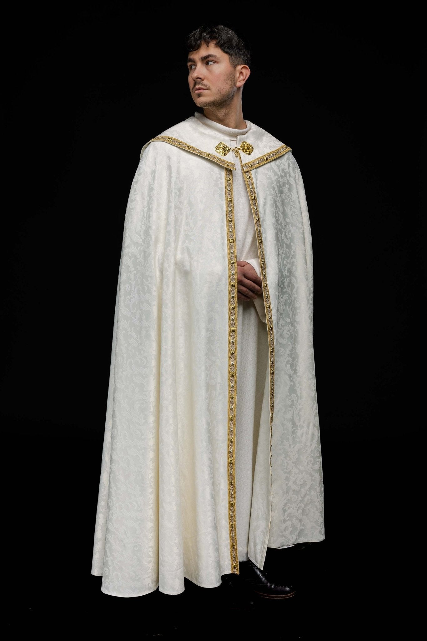 Chape avec l'Agneau de Pâques confectionnée dans un tissu décoratif S - 3072 - 05 - 88 150cm - CHASUBLES.FR