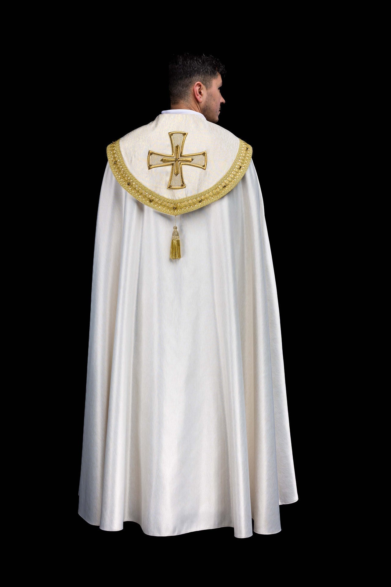 Chape faite à la main avec pierres naturelles Handmade 3018 HM/3018/05/86 ECRU 145cm - CHASUBLES.FR
