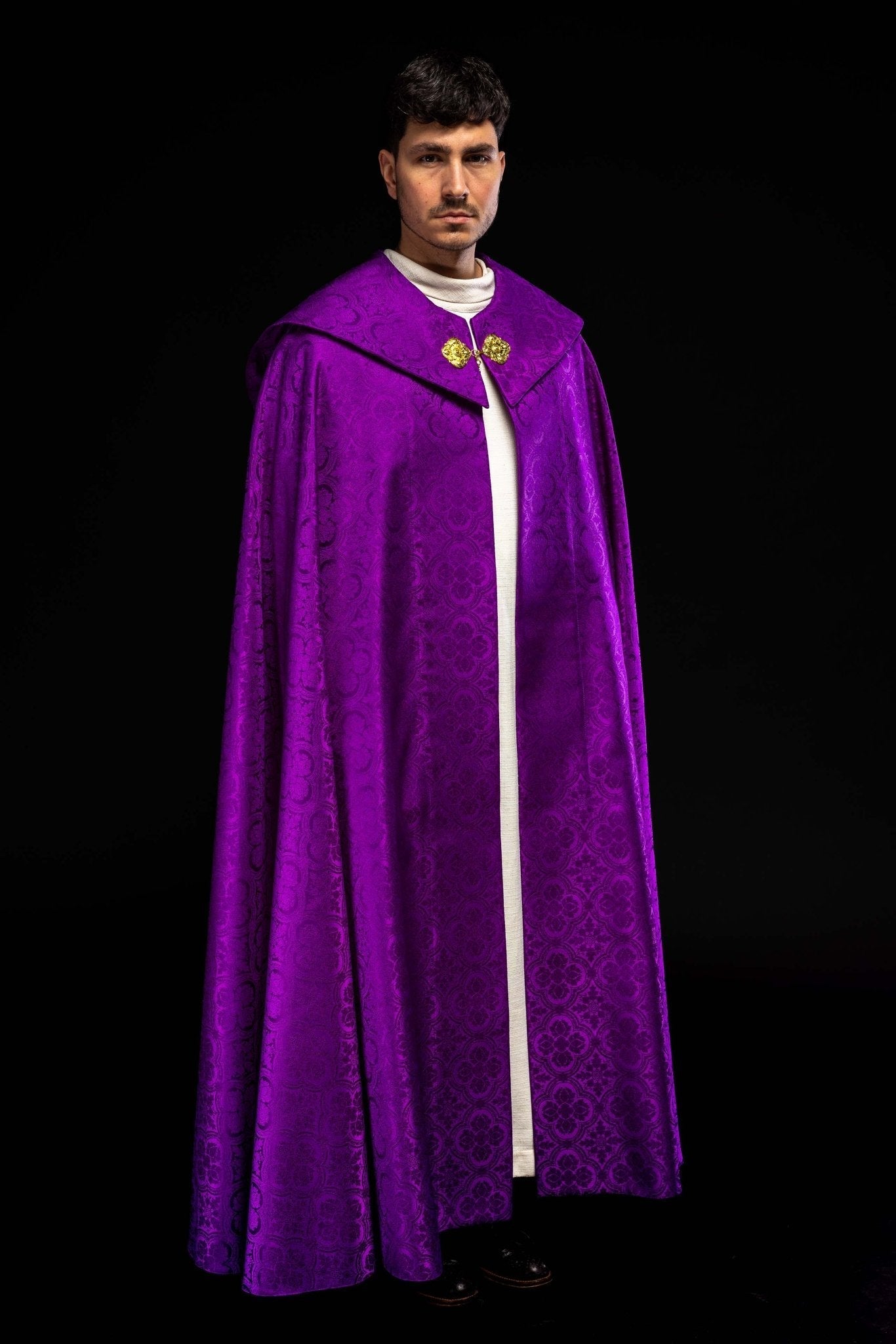 Chape liturgique jacquard violette KKP/161/03/11 145cm - CHASUBLES.FR