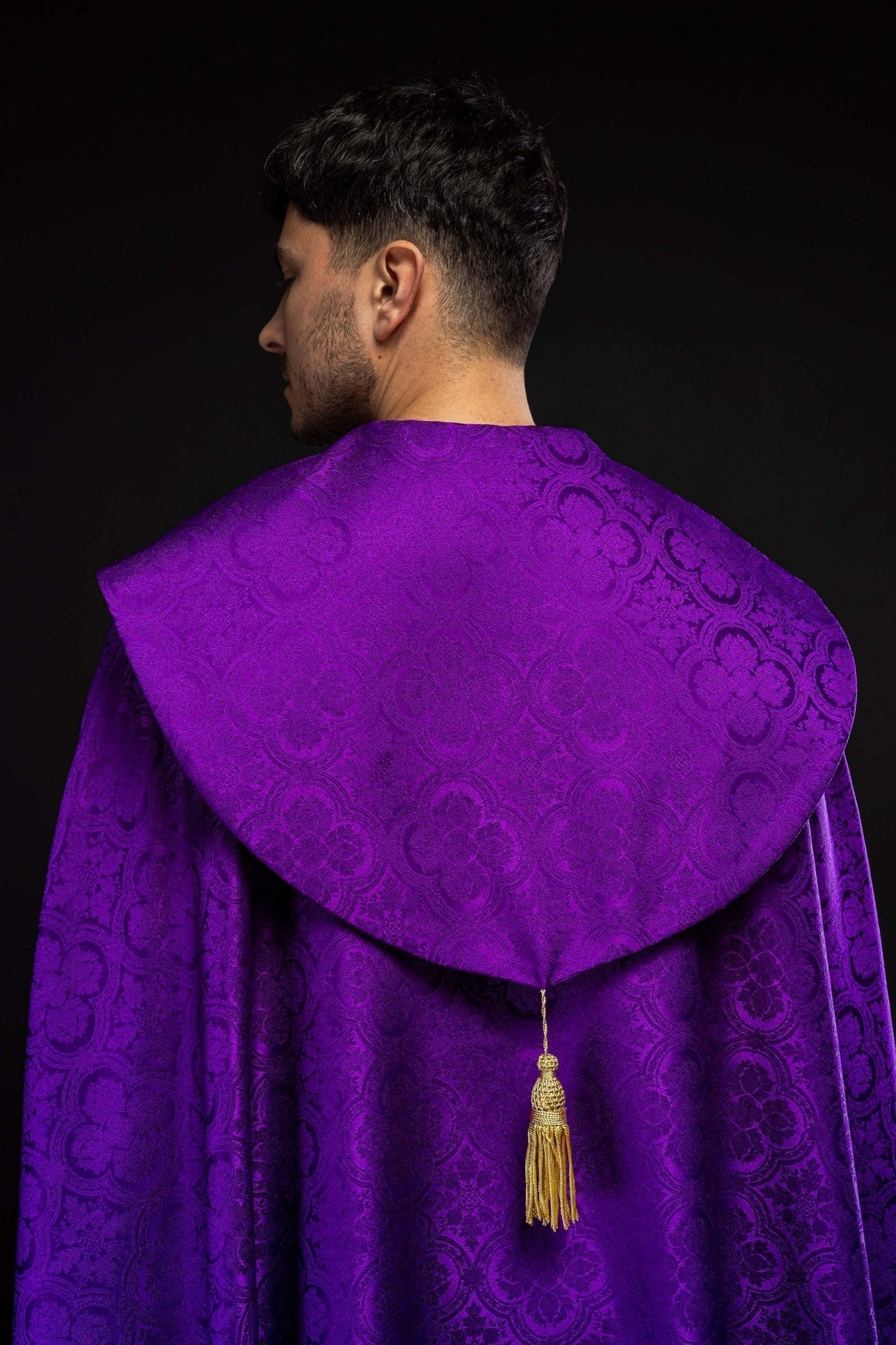 Chape liturgique jacquard violette KKP/161/03/11 145cm - CHASUBLES.FR