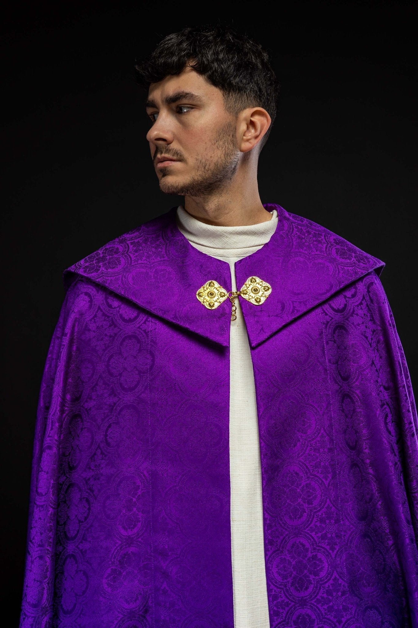 Chape liturgique jacquard violette KKP/161/03/11 145cm - CHASUBLES.FR