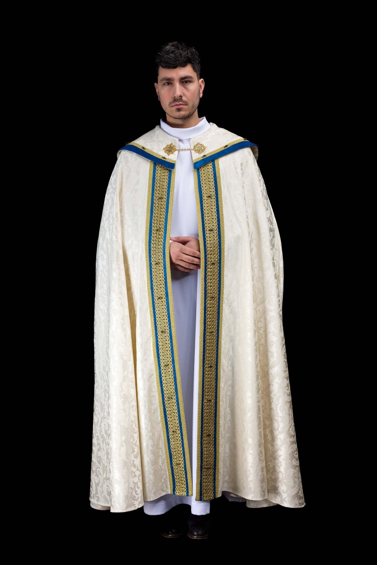 Chape mariale réalisée à la main avec pierres naturelles Handmade 3006 HM/3006/05/88 145cm - CHASUBLES.FR