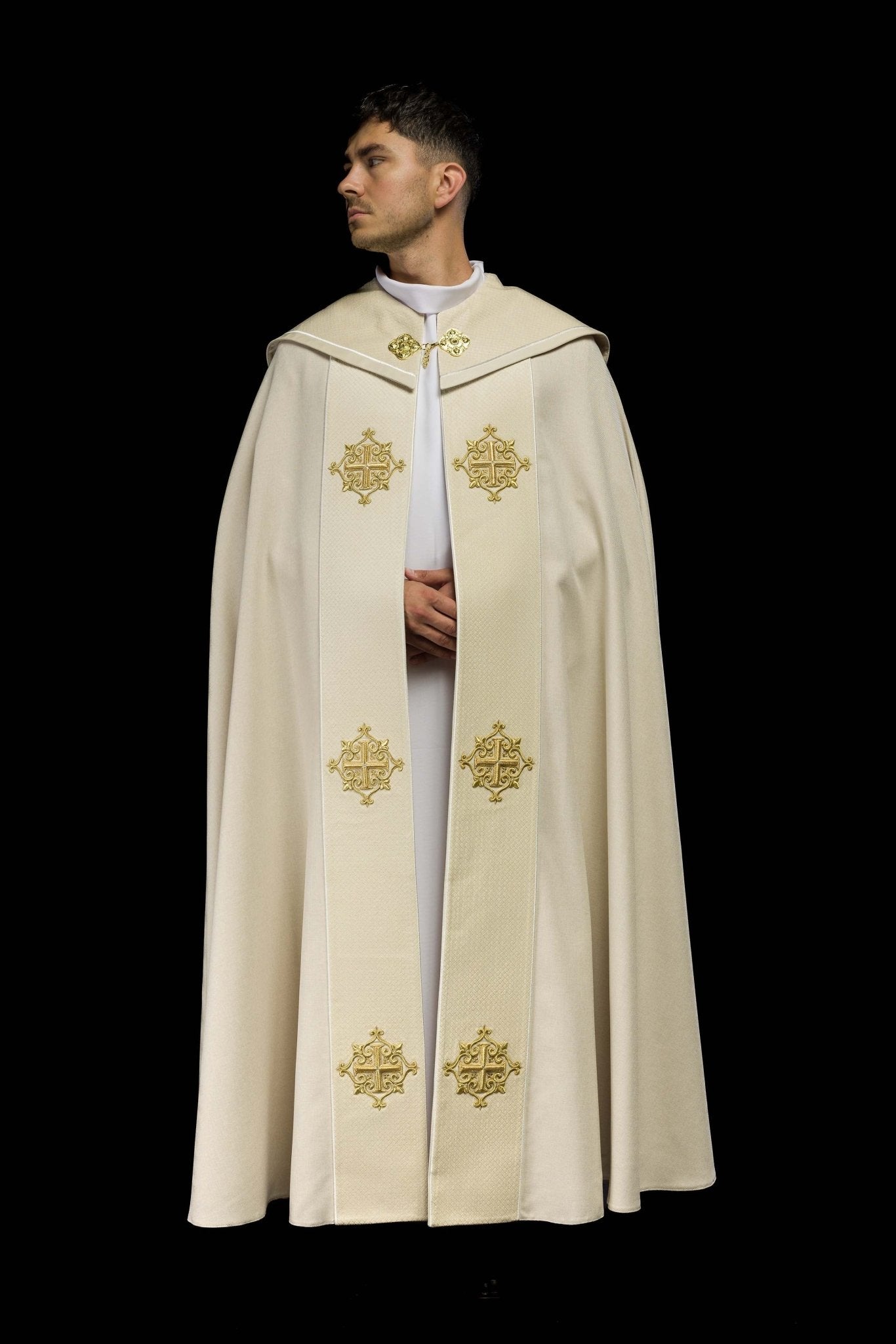 Chape pluviale en velours écru avec bande brodée de croix LE/3029/05 145 cm - CHASUBLES.FR
