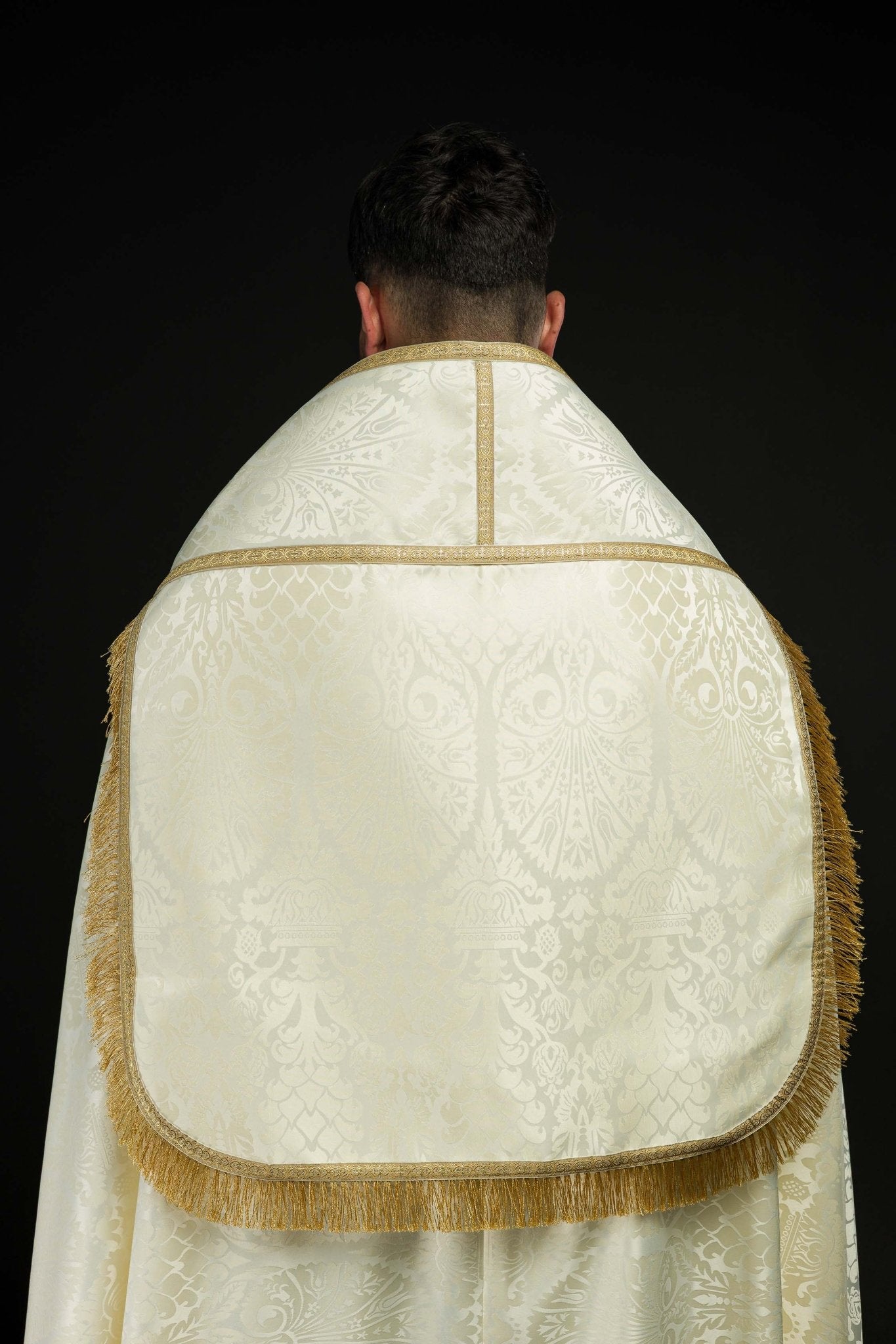 Chape romaine en jacquard uni couleur Écru KKP/159/05/83 150cm - CHASUBLES.FR