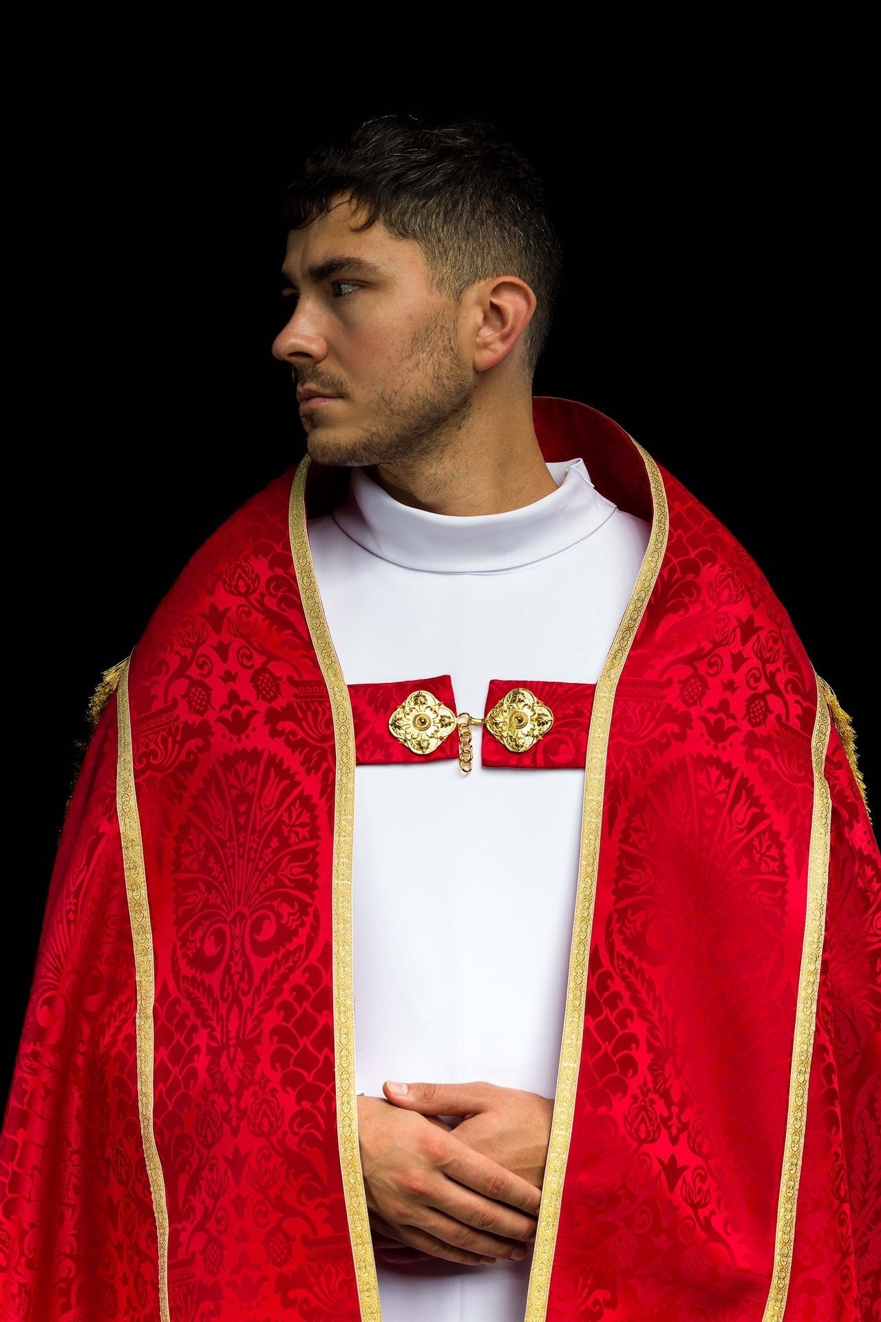 Chapelle romaine en tissu jacquard uni – rouge KKP/159/02/83 145cm - CHASUBLES.FR