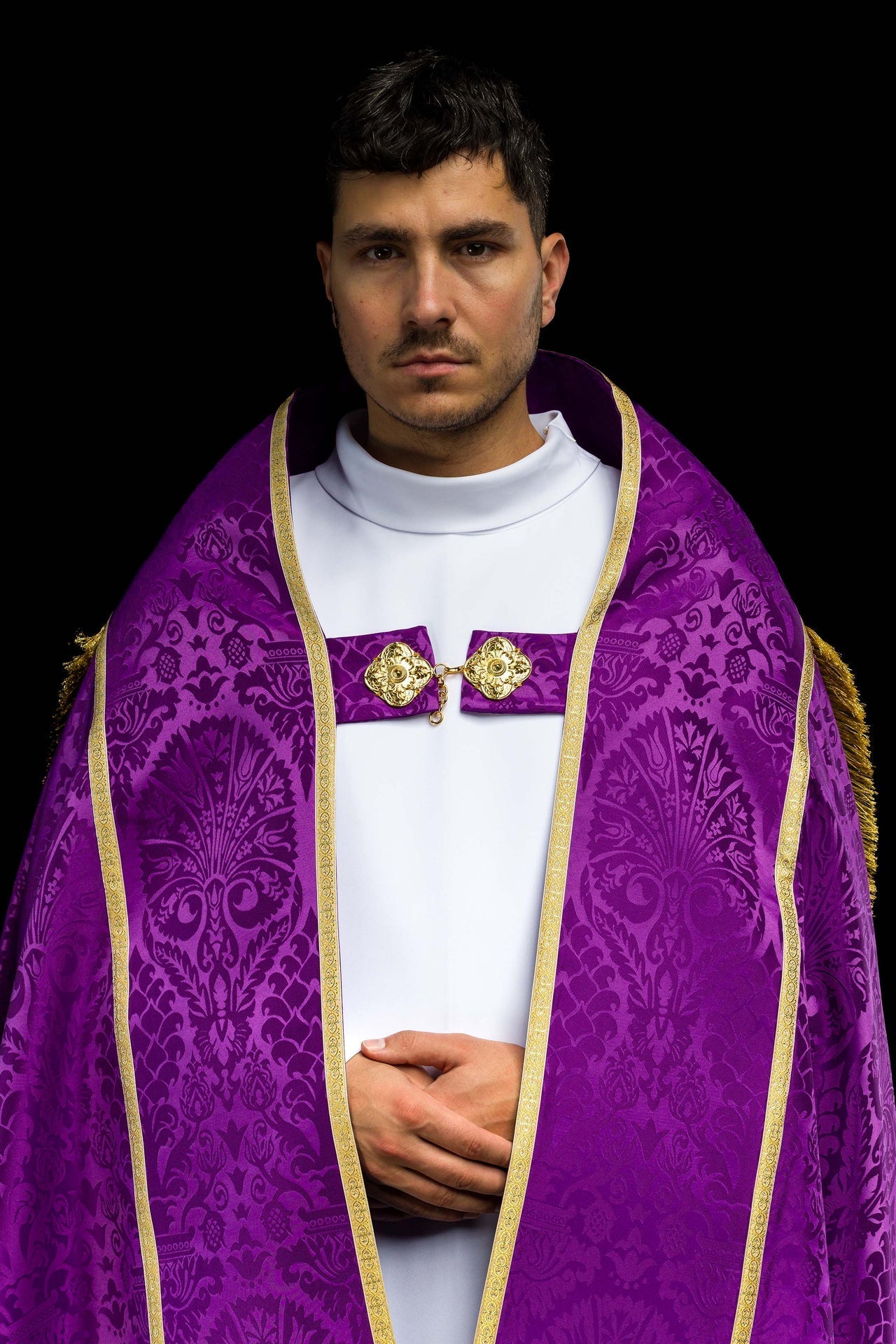 Chapelle romaine en tissu jacquard uni – violette KKP/159/03/83 145cm - CHASUBLES.FR