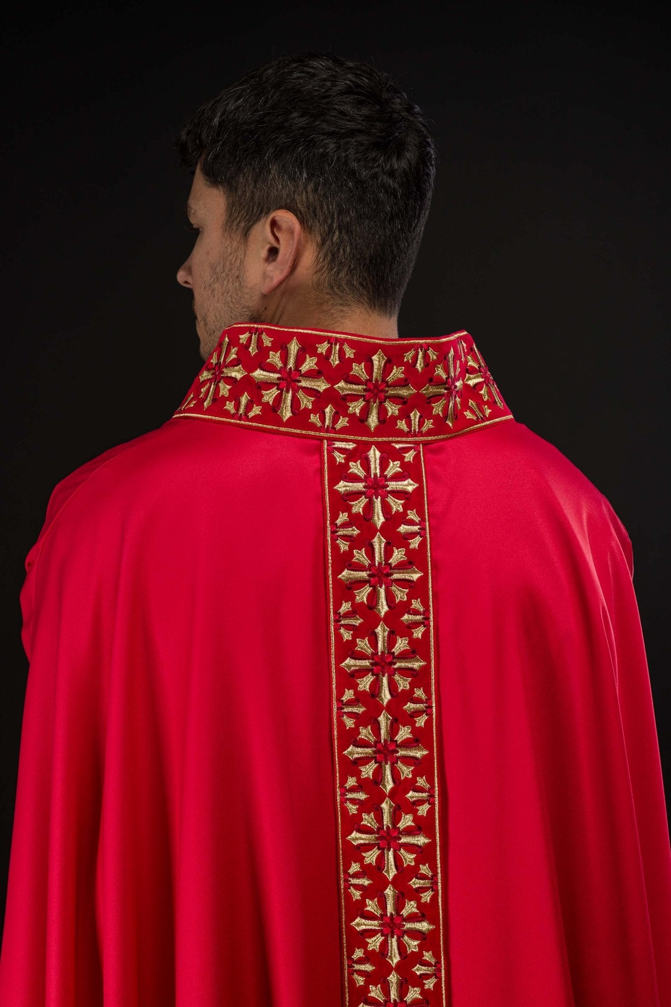 Chasuble avec broderie rouge vif LE/7026/02 - CHASUBLES.FR